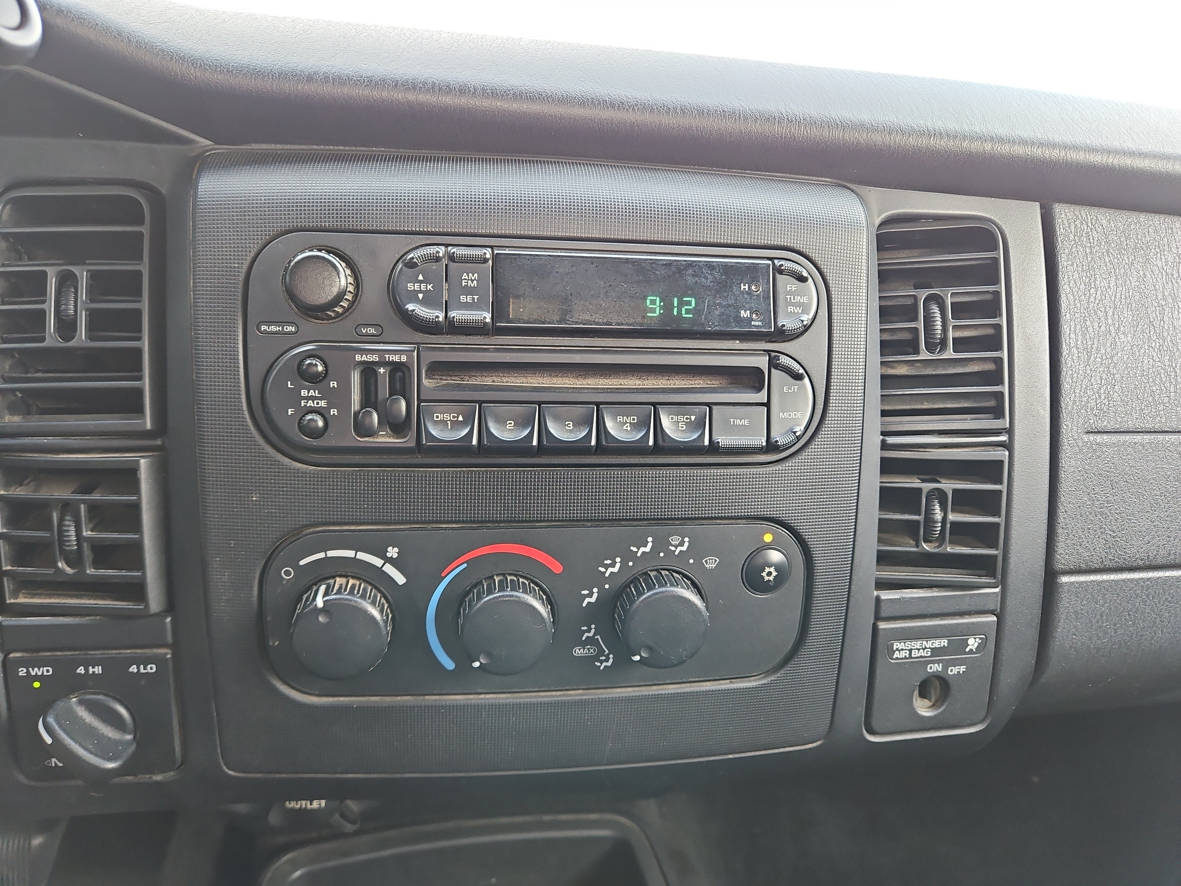 2002 Dodge Dakota Base