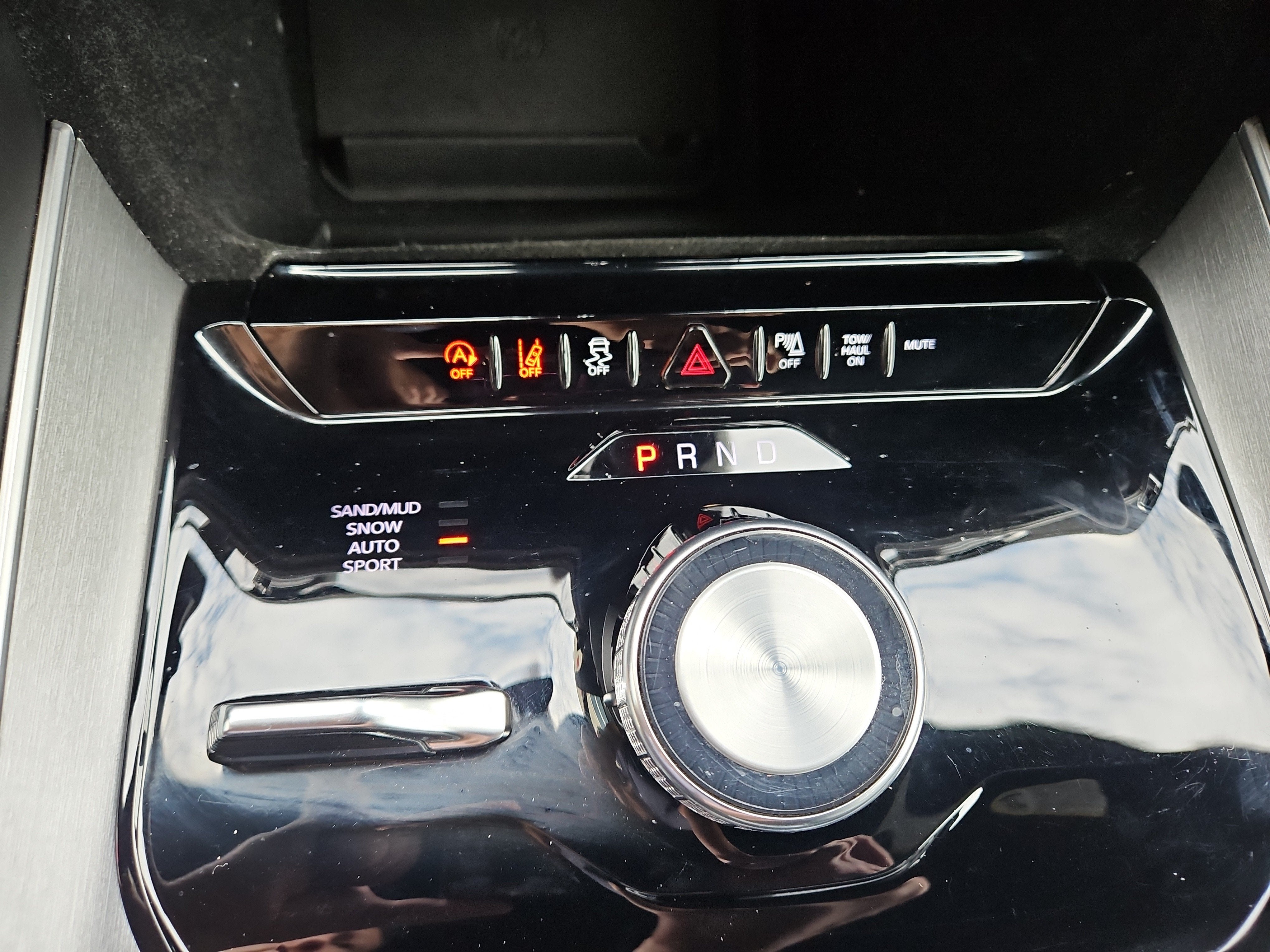 2025 Jeep Wagoneer L Base