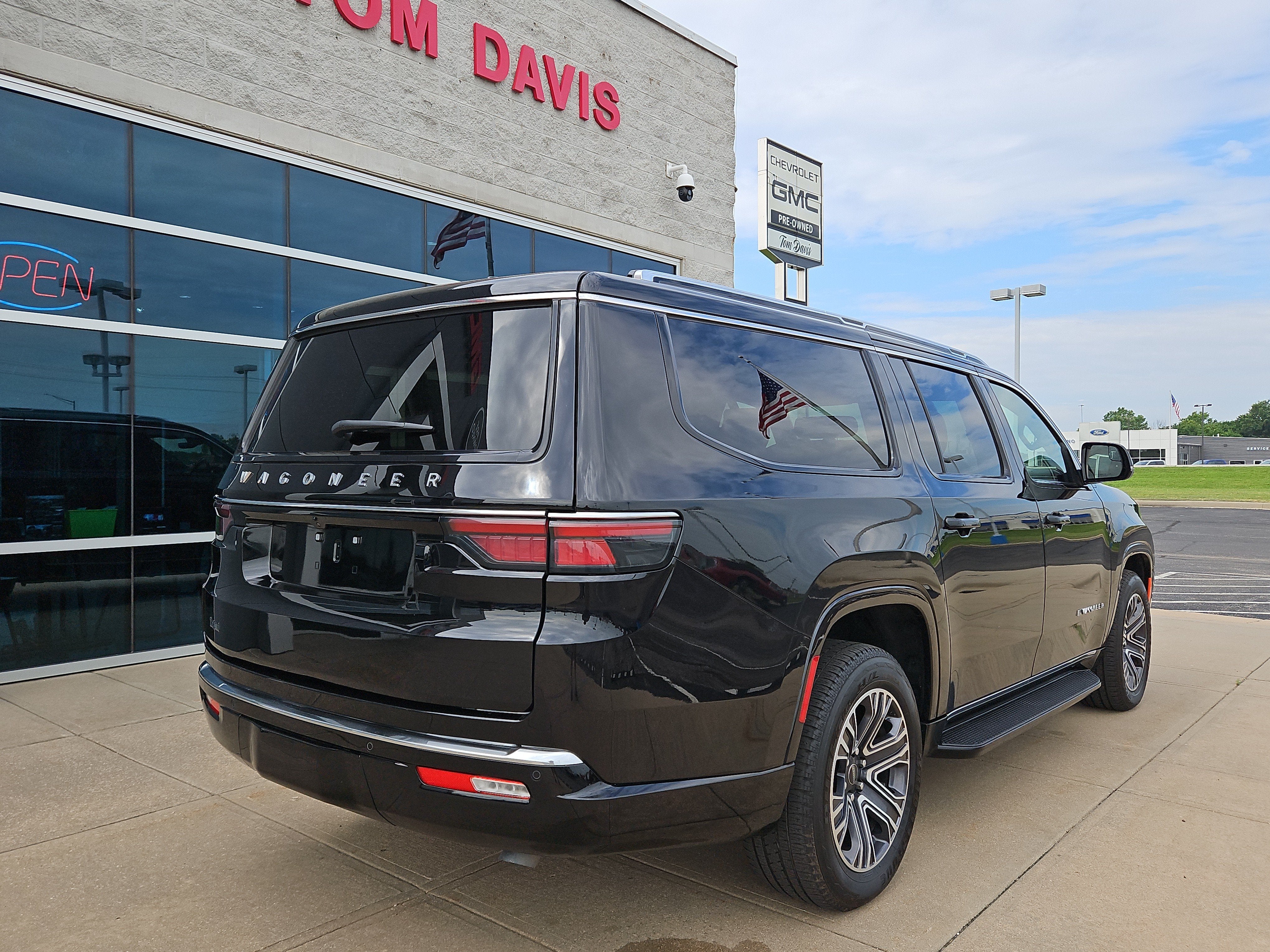 2025 Jeep Wagoneer L Base