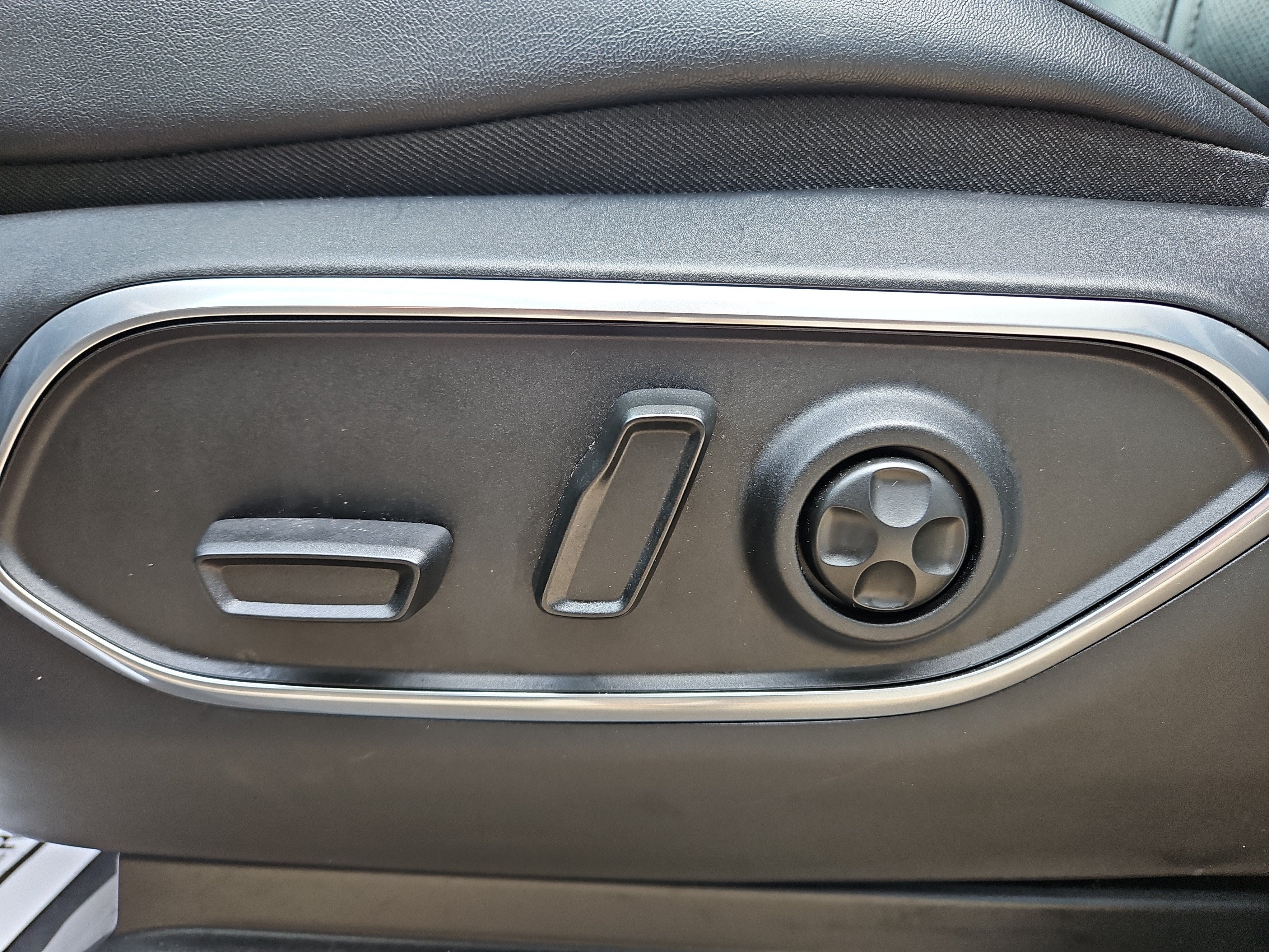 2025 Jeep Wagoneer L Base