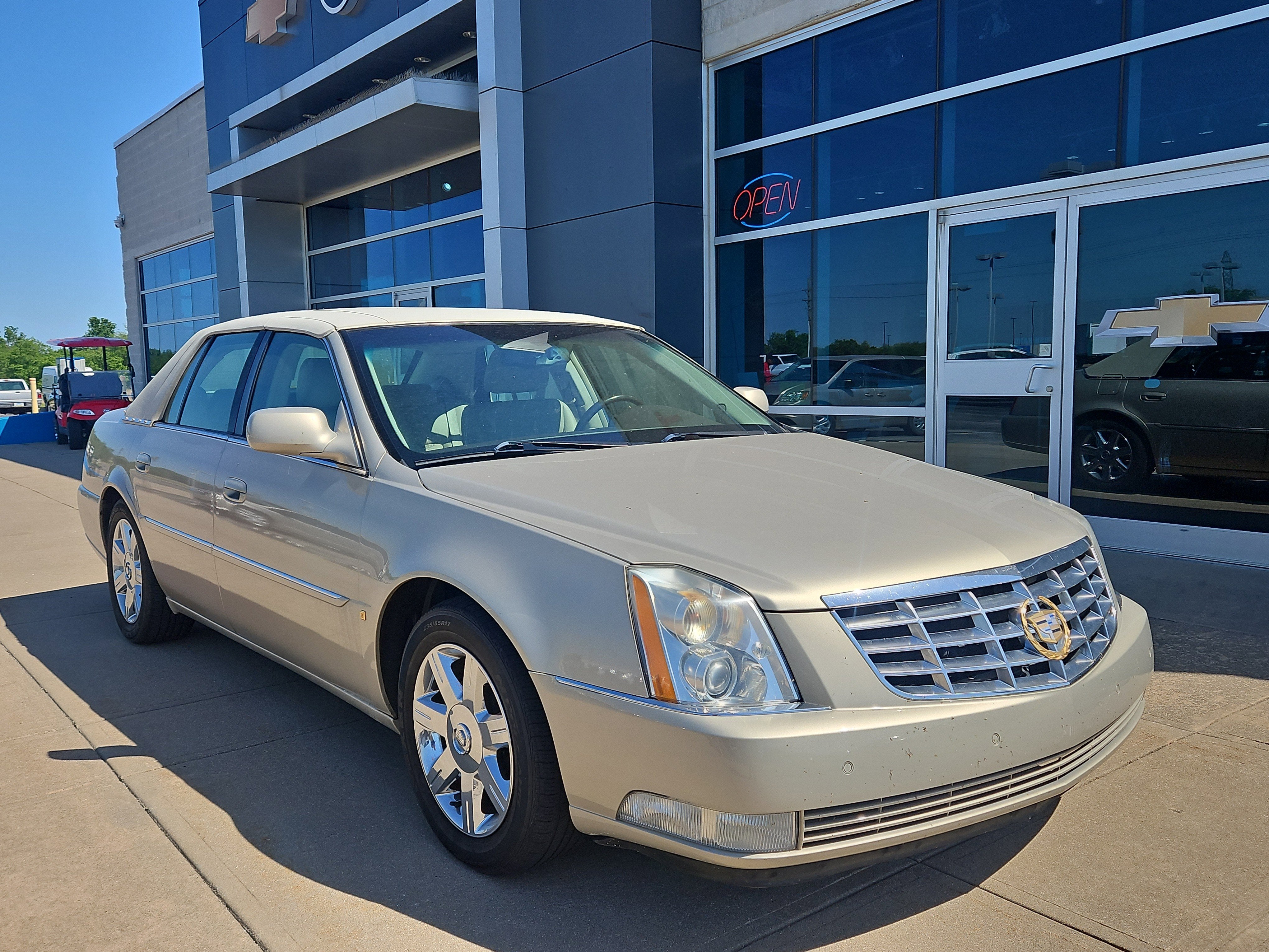 2007 Cadillac DTS Luxury I's photo