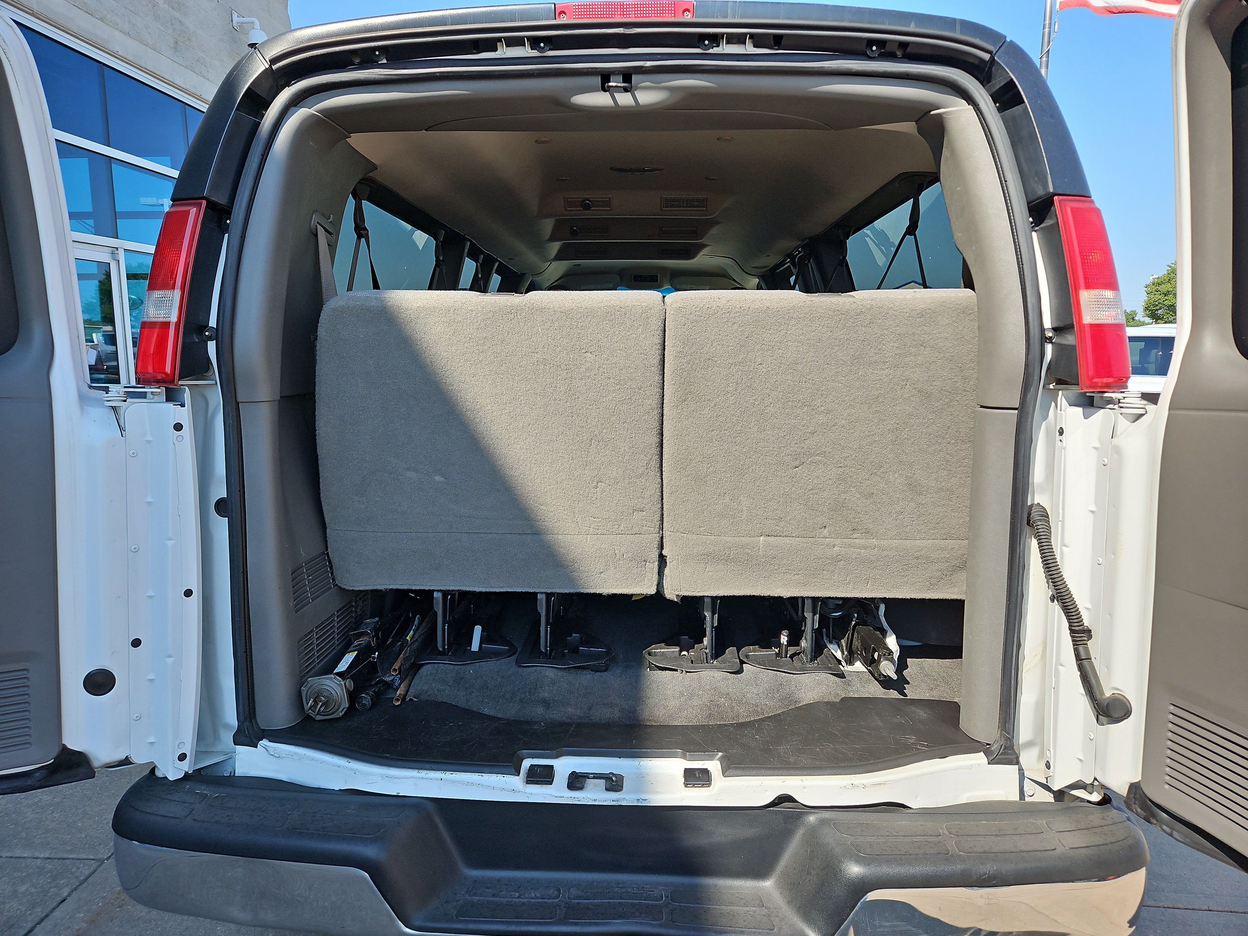 2018 Chevrolet Express Passenger 3500 LT