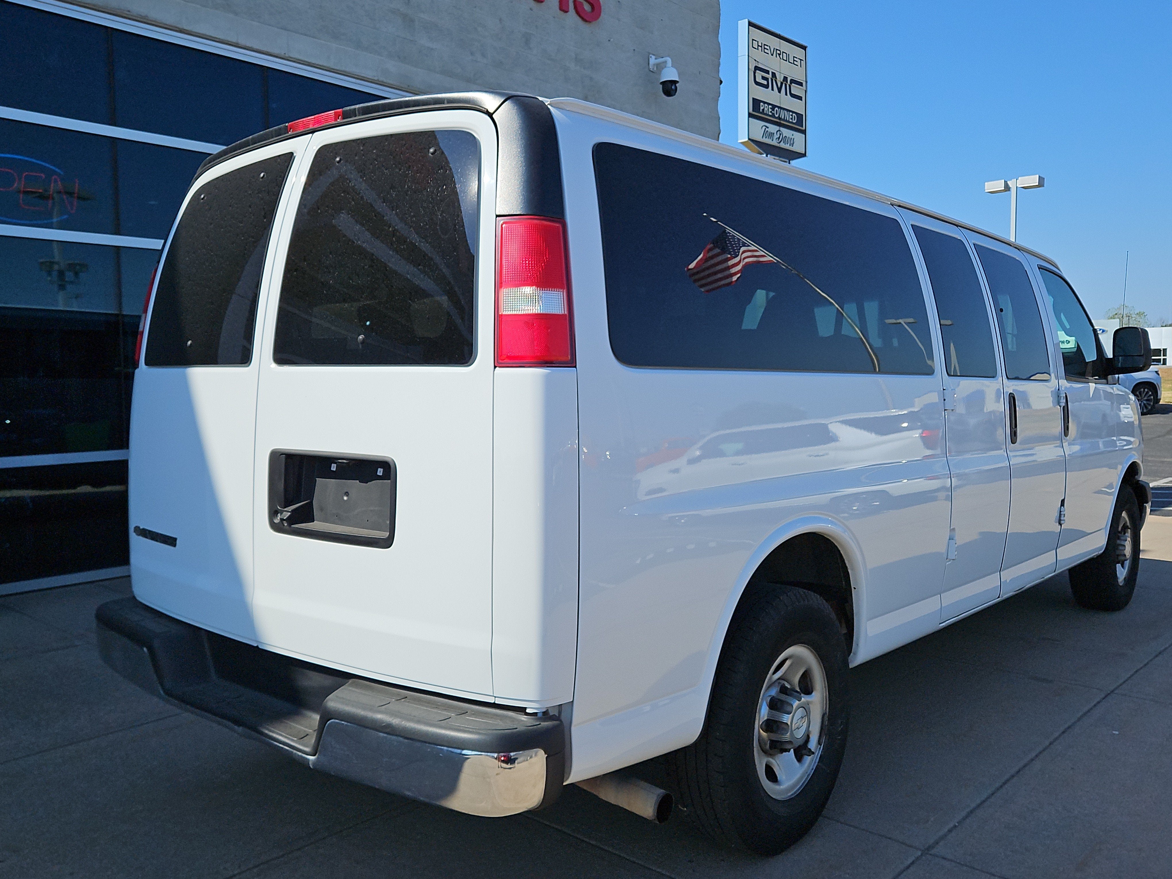 2018 Chevrolet Express Passenger 3500 LT