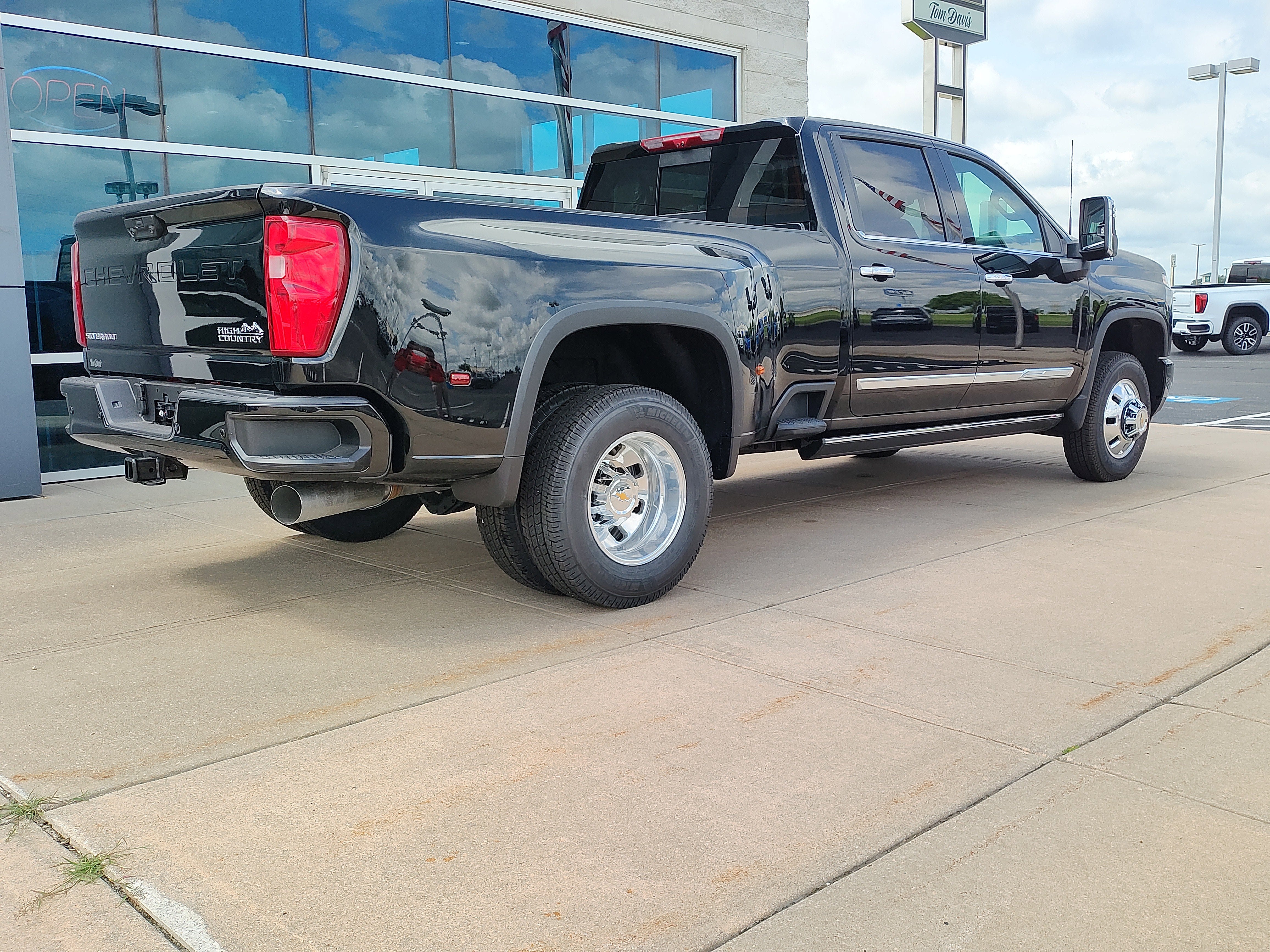 2025 Chevrolet Silverado 3500 HD High Country