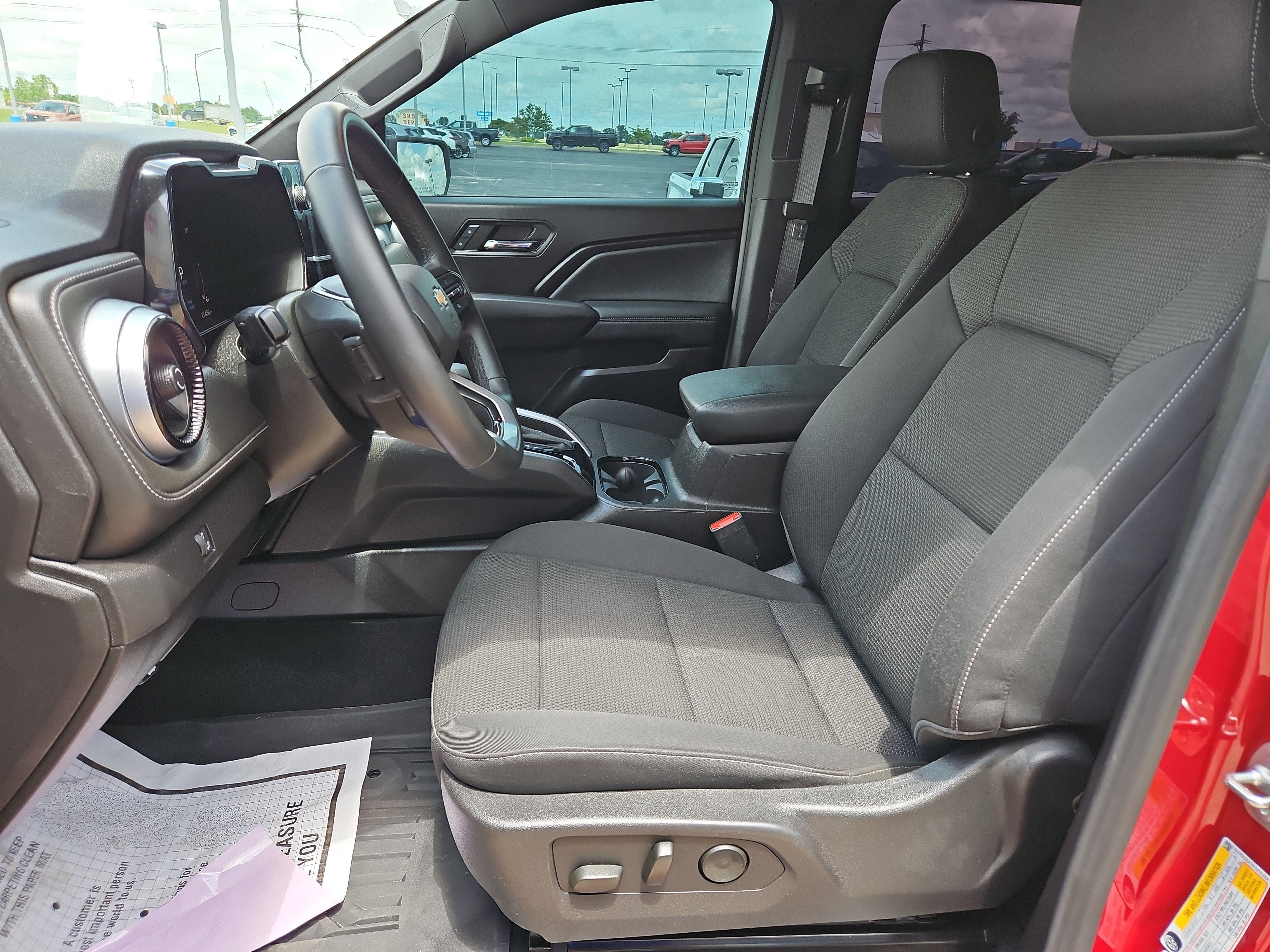 2024 Chevrolet Colorado LT