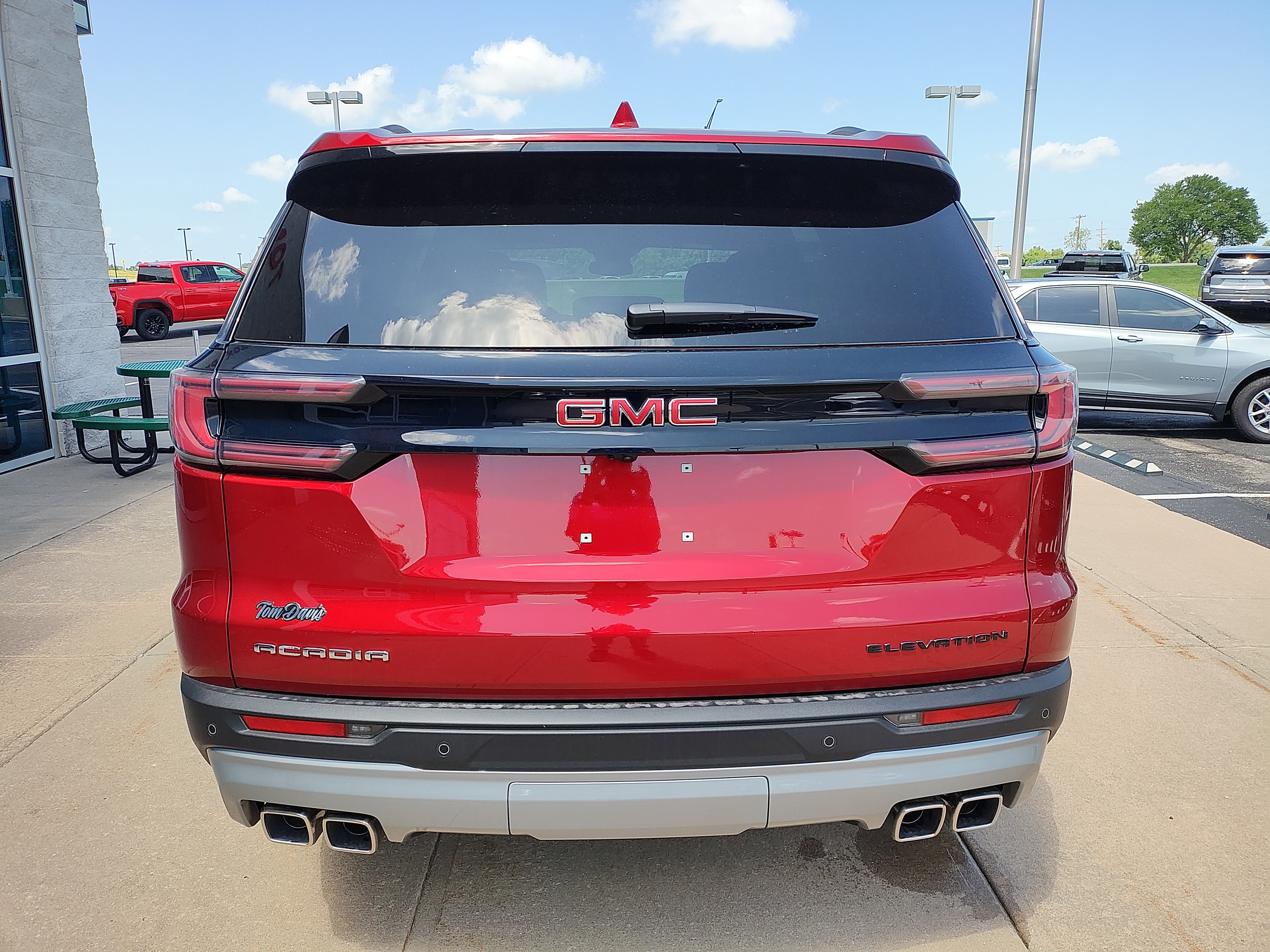 2025 GMC Acadia Elevation