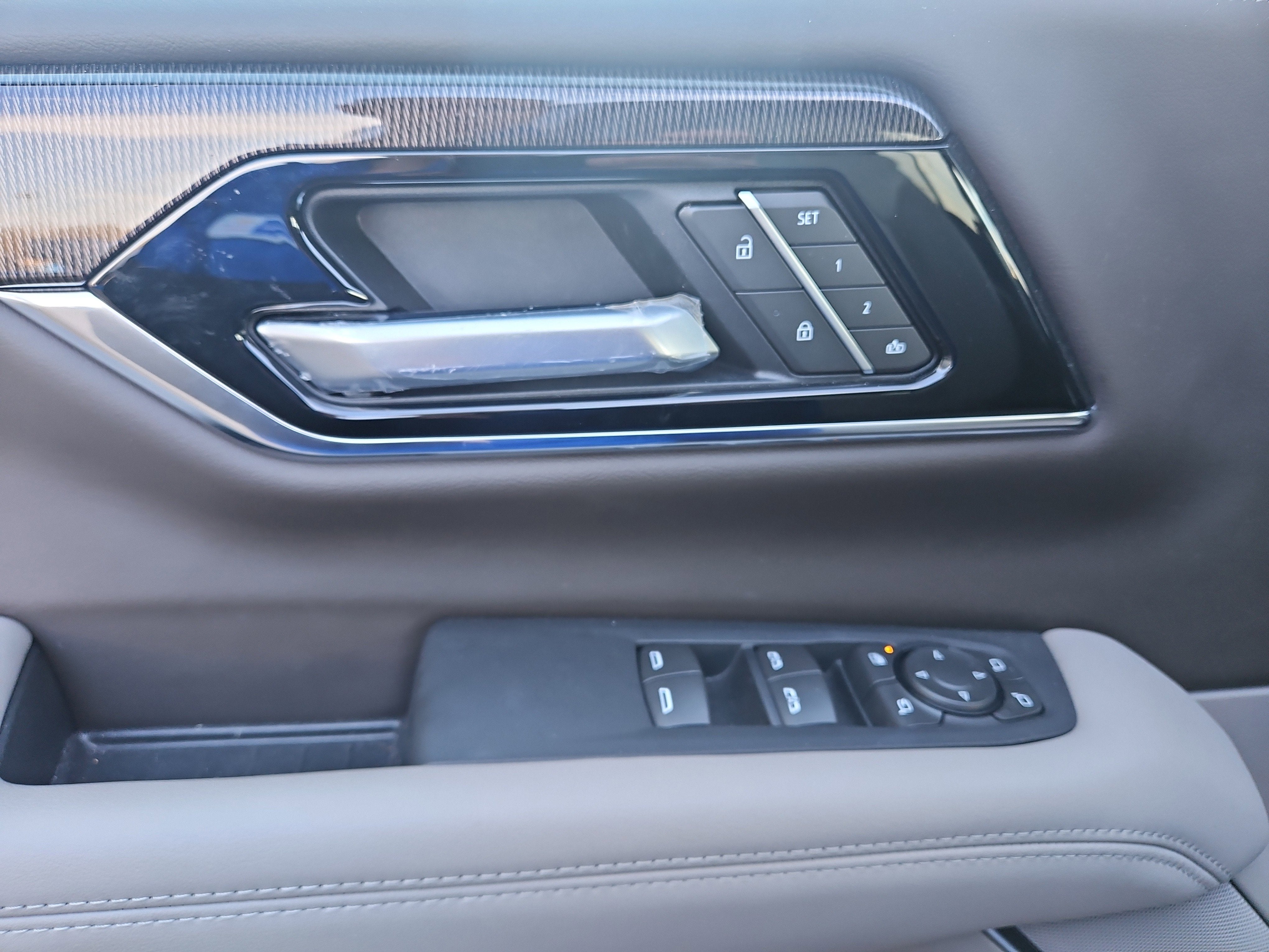 2025 GMC Yukon Elevation