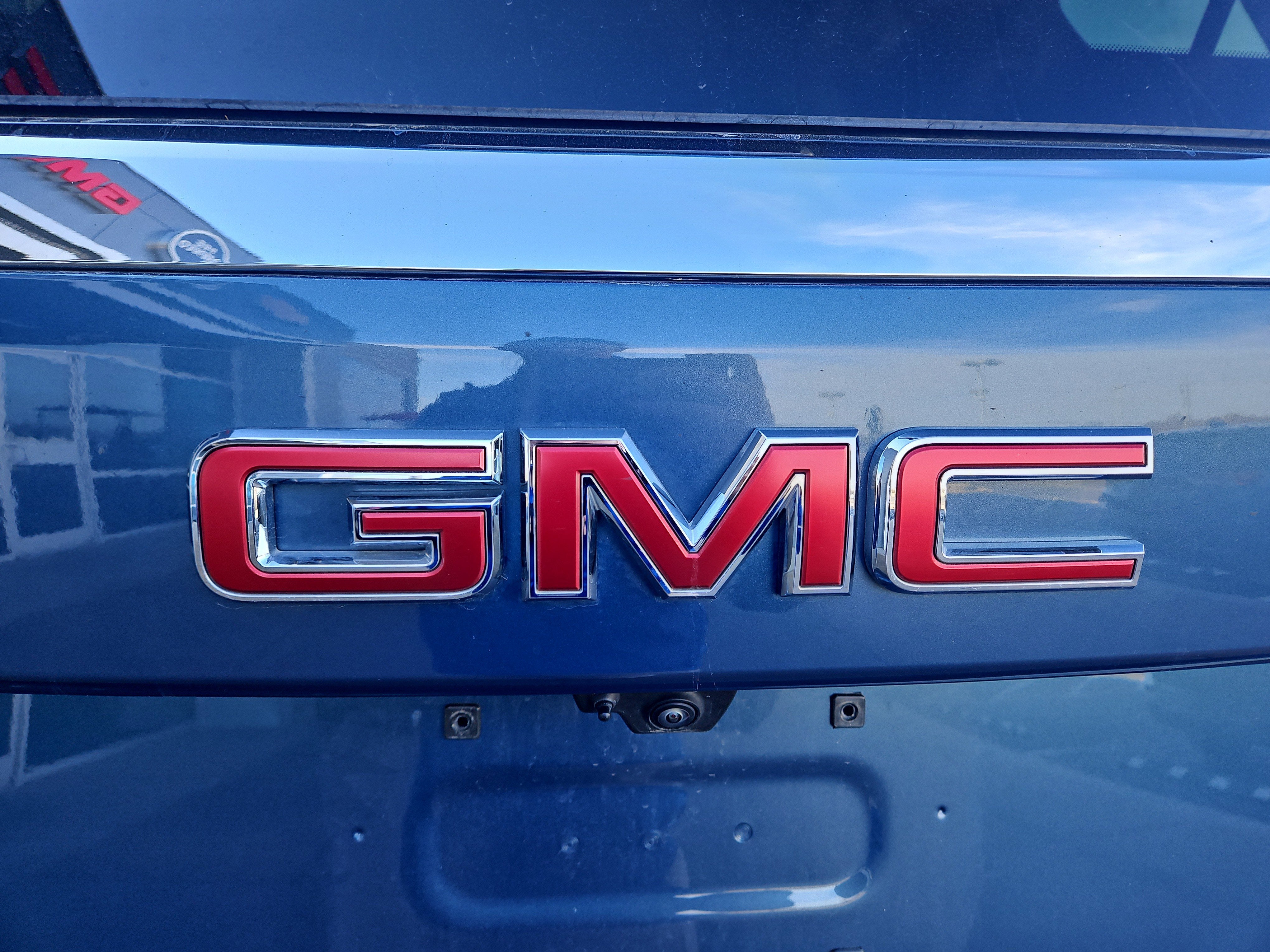 2025 GMC Yukon Elevation