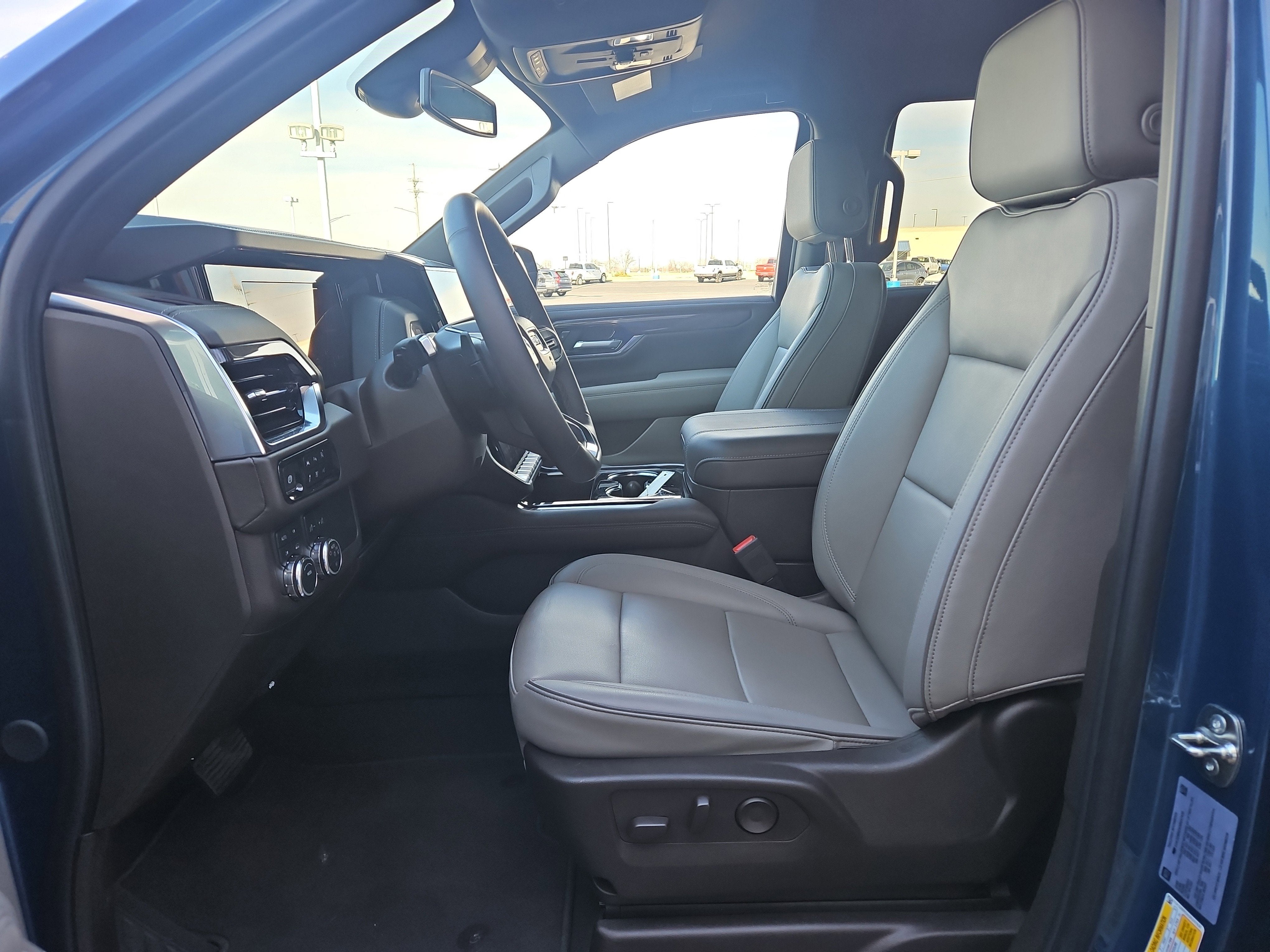 2025 GMC Yukon Elevation