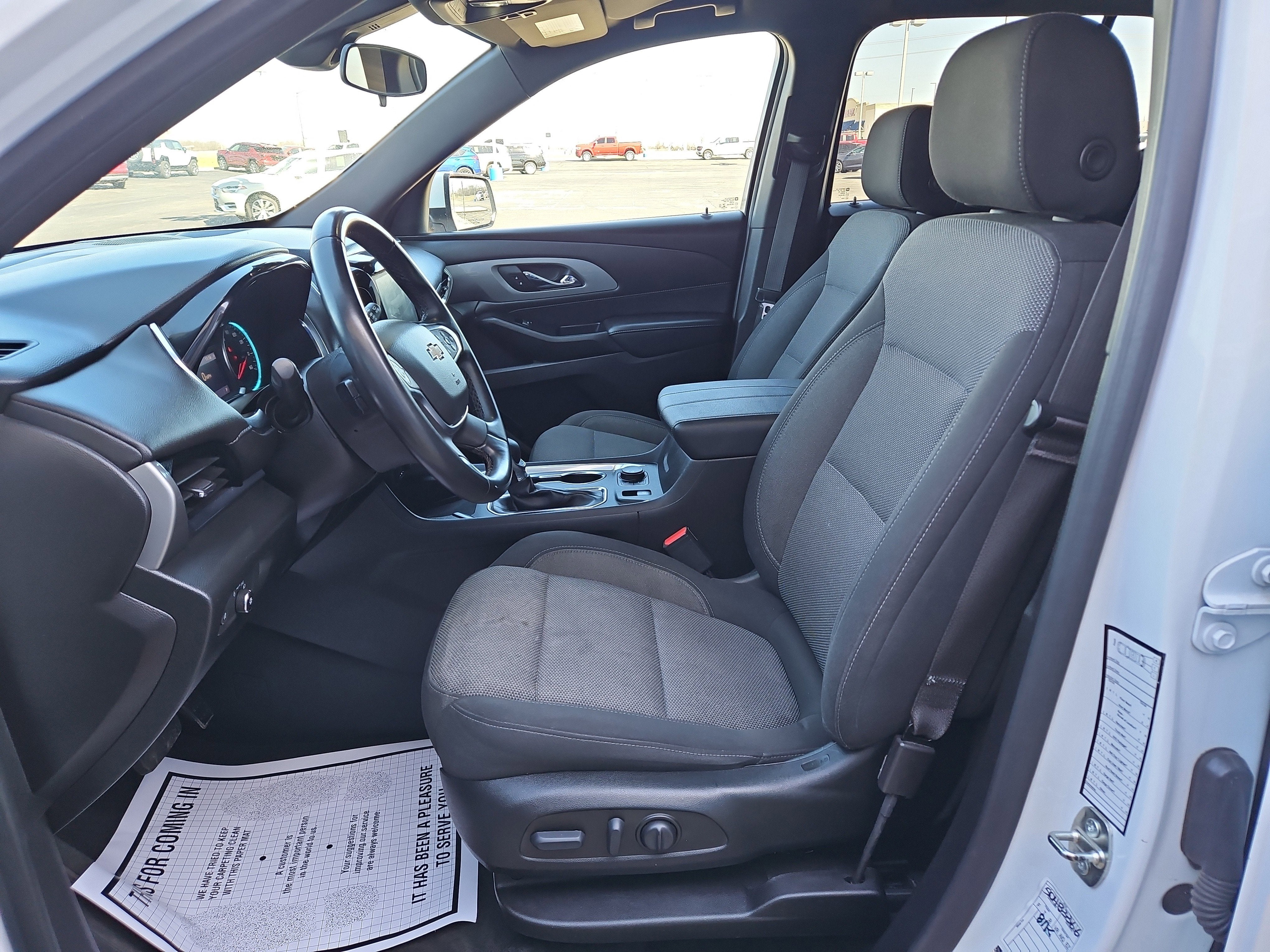 2023 Chevrolet Traverse LT Cloth