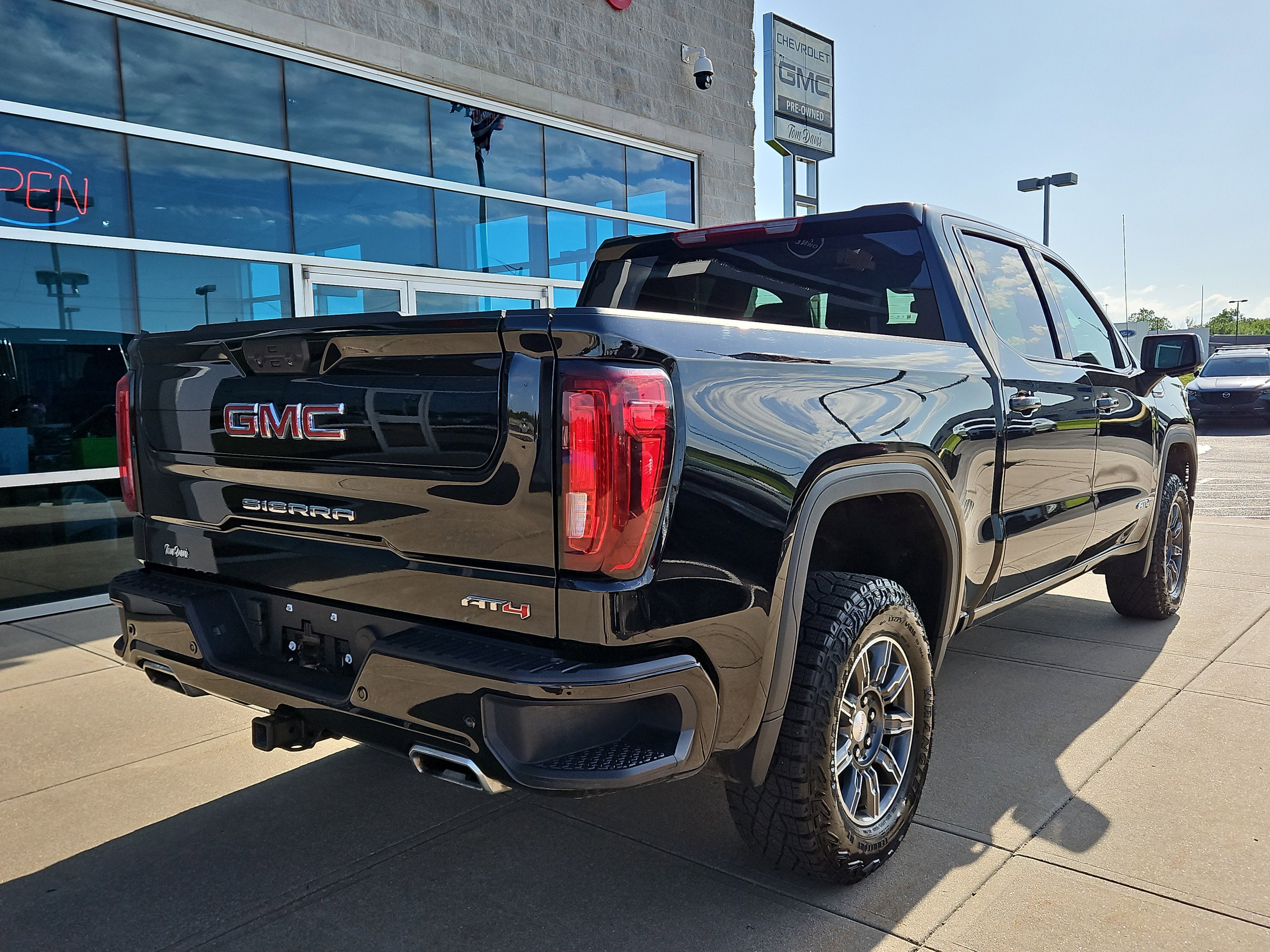 2025 GMC Sierra 1500 AT4