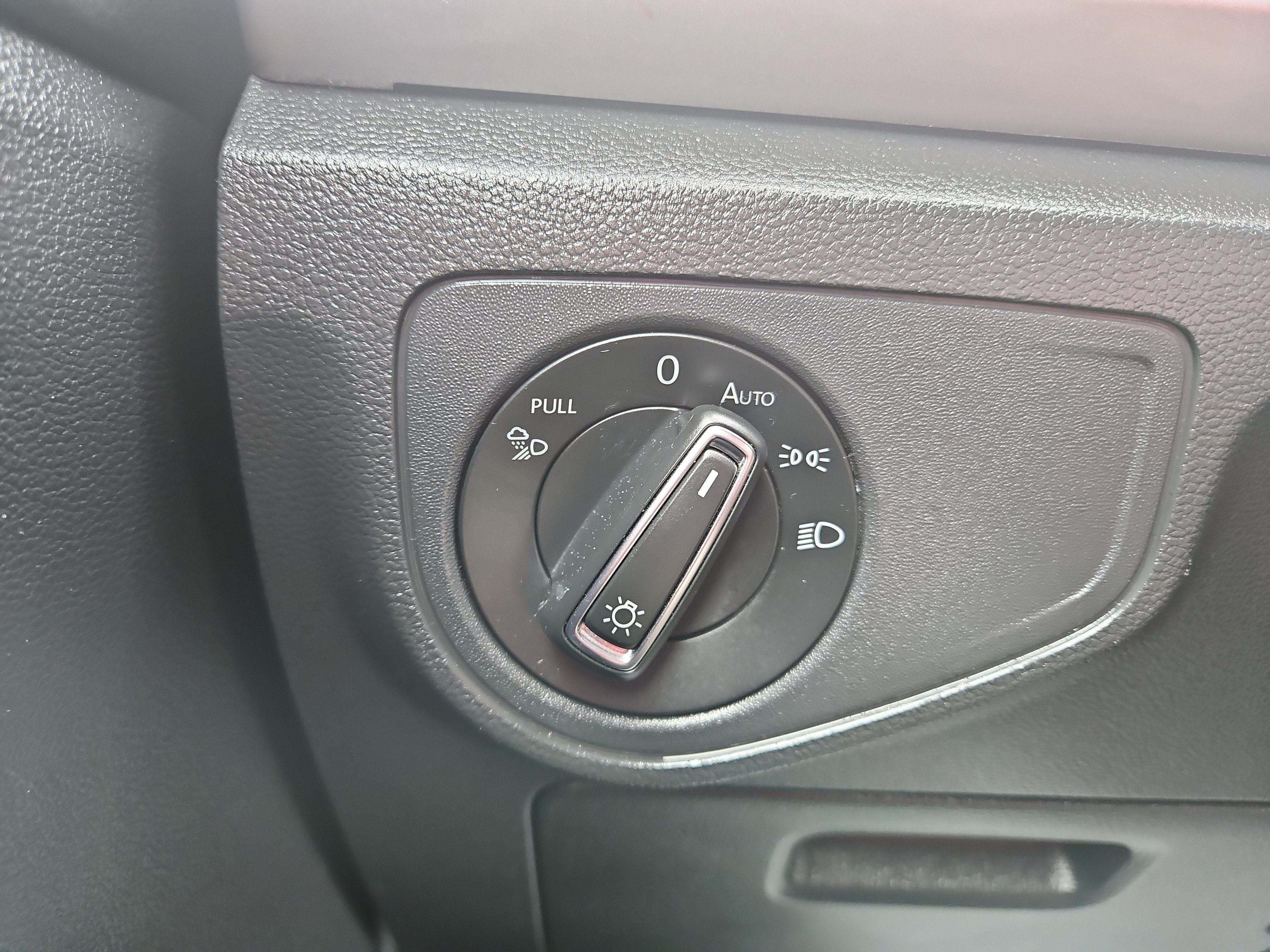 2020 Volkswagen Atlas Cross Sport 3.6L V6 SE w/Technology