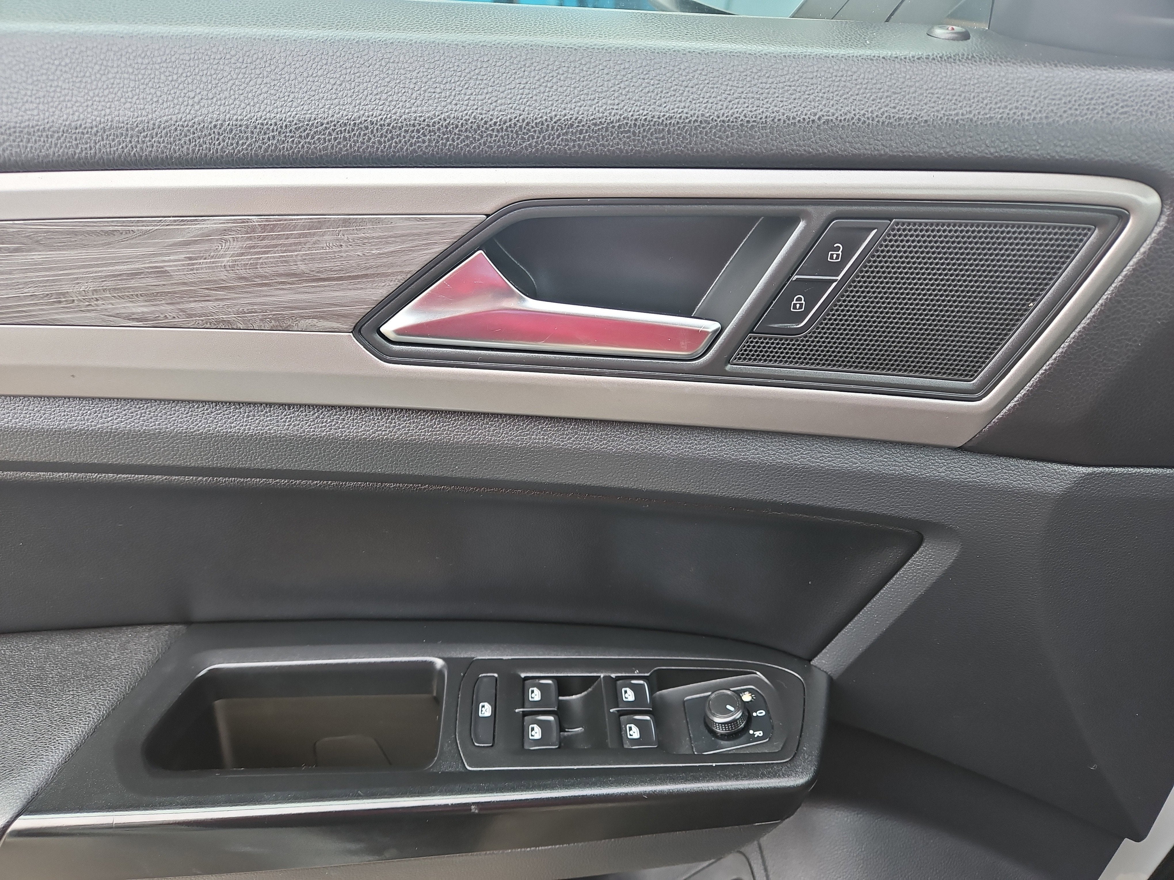 2020 Volkswagen Atlas Cross Sport 3.6L V6 SE w/Technology