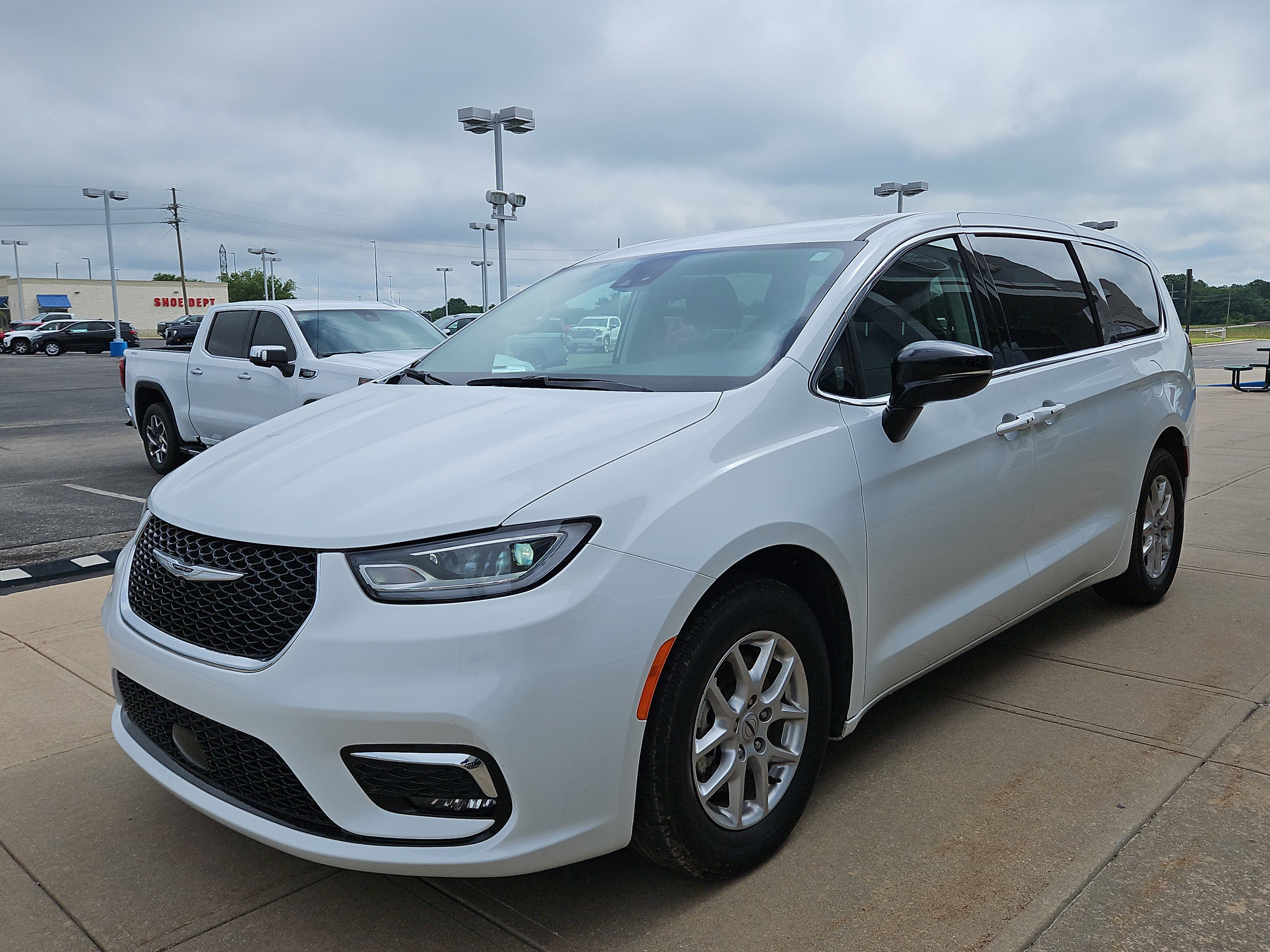 2024 Chrysler Pacifica Touring L