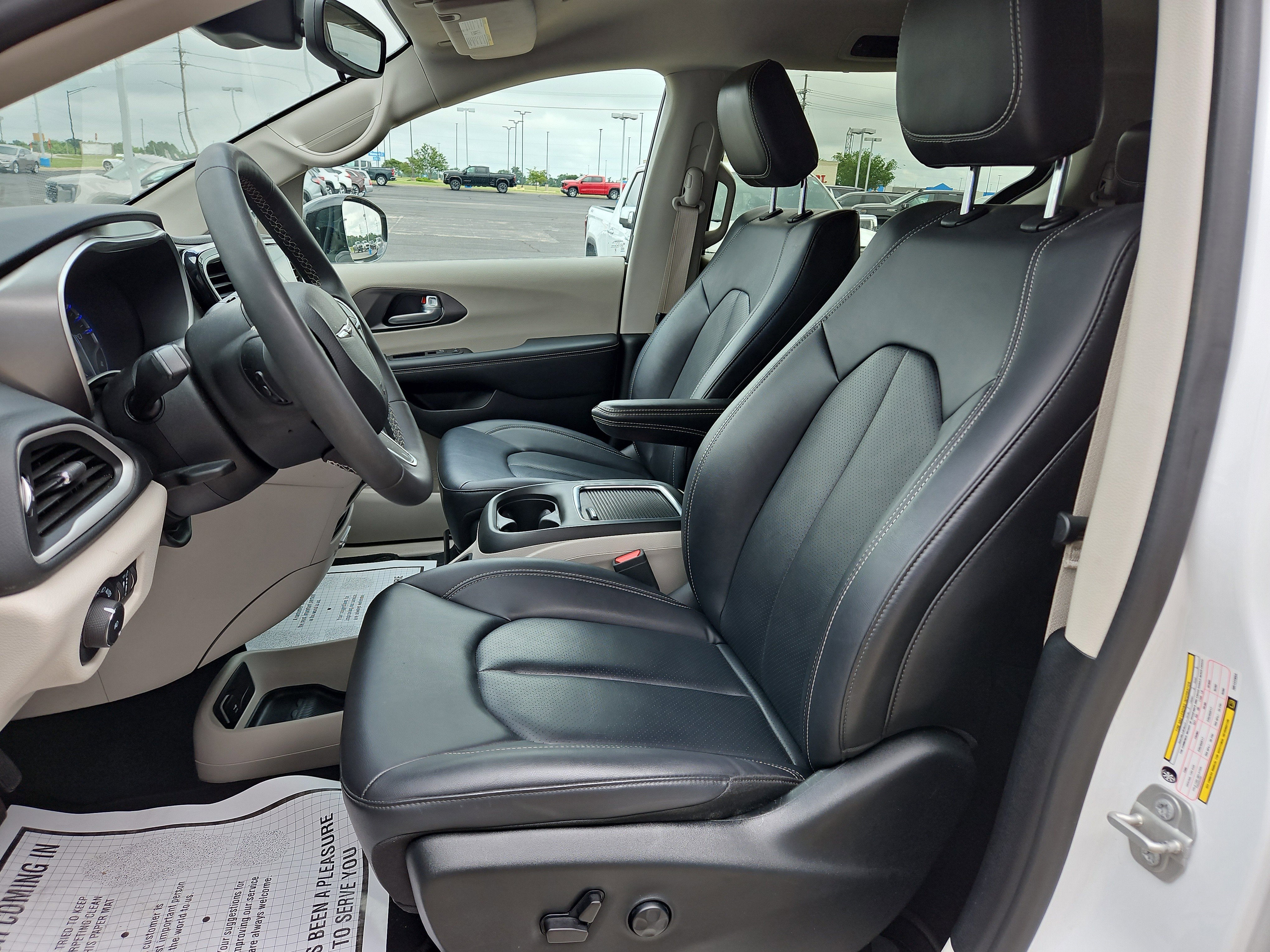 2024 Chrysler Pacifica Touring L