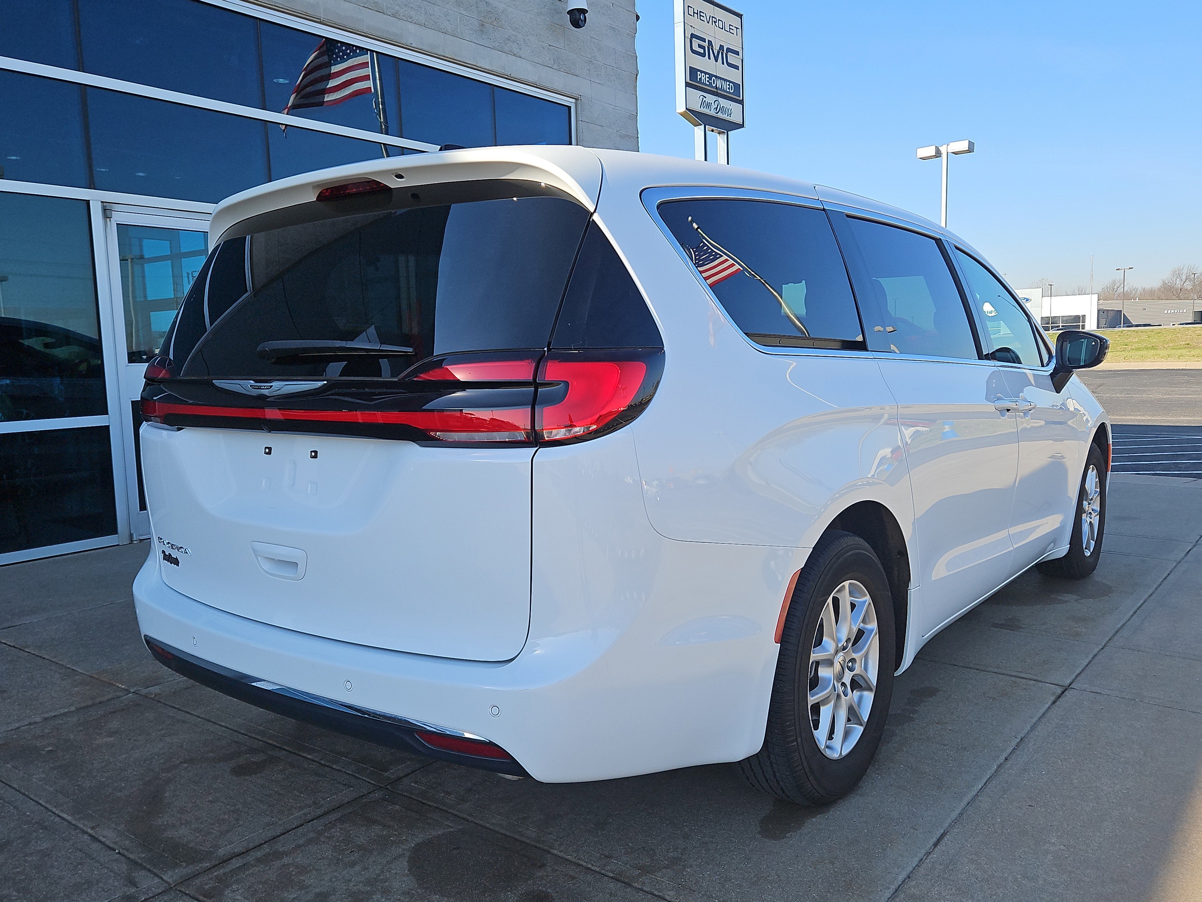 2025 Chrysler Pacifica Select
