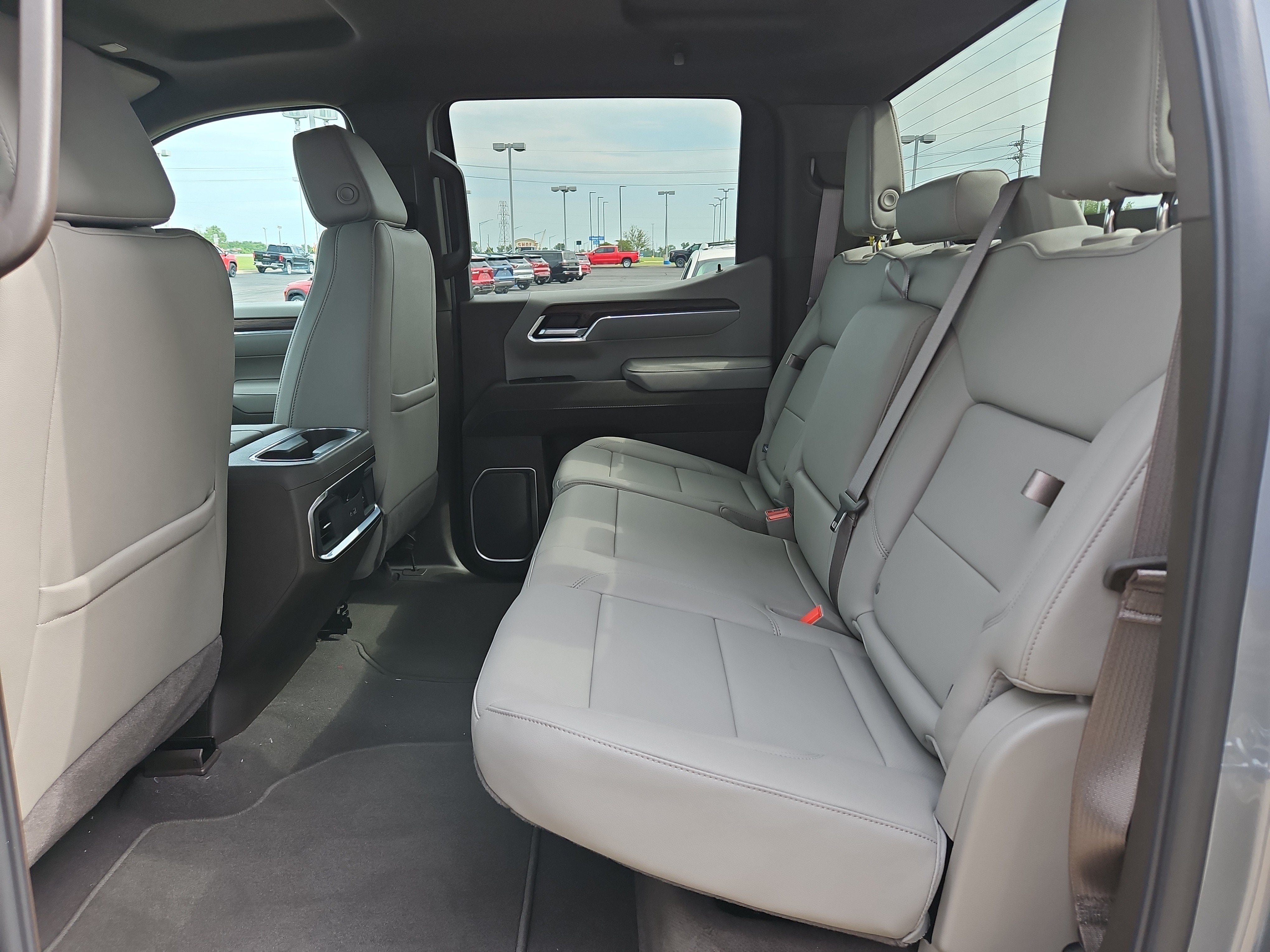 2026 GMC Sierra 1500 SLT - Photo 18