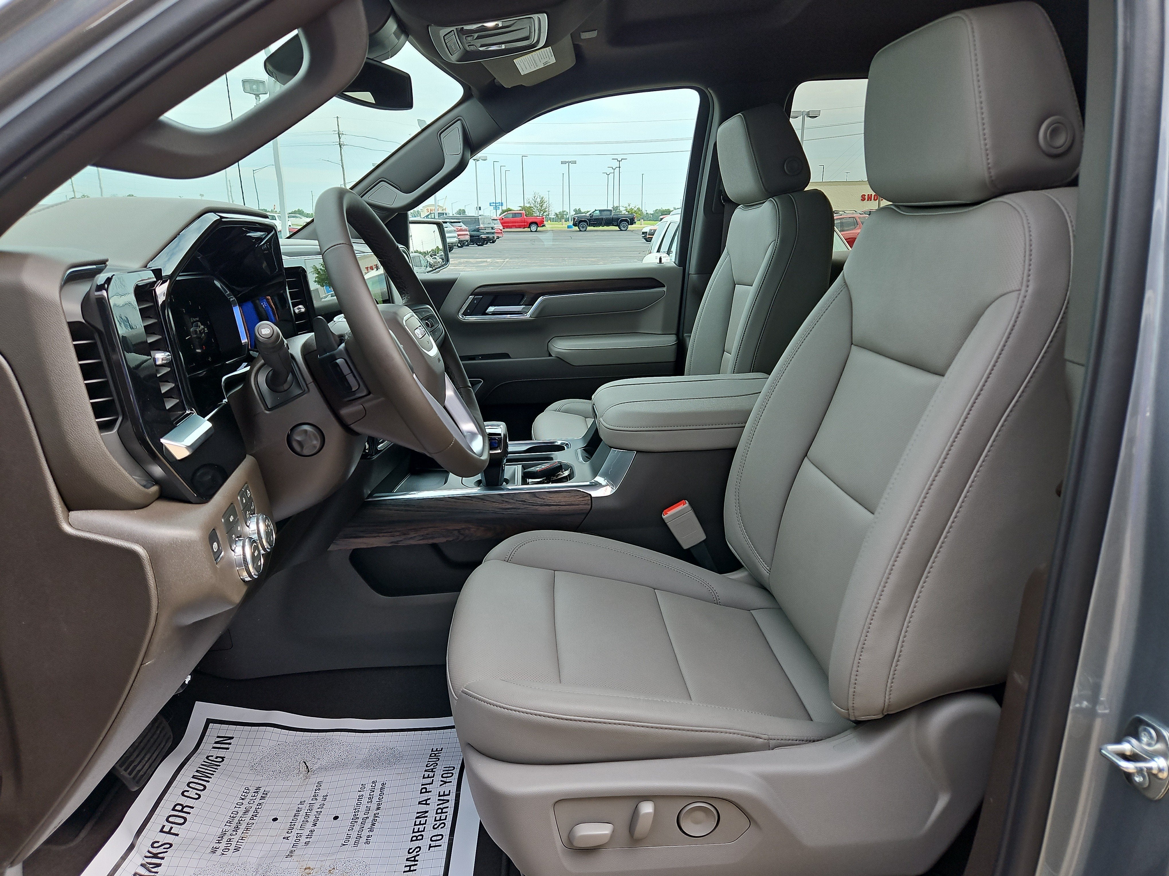 2026 GMC Sierra 1500 SLT - Photo 7