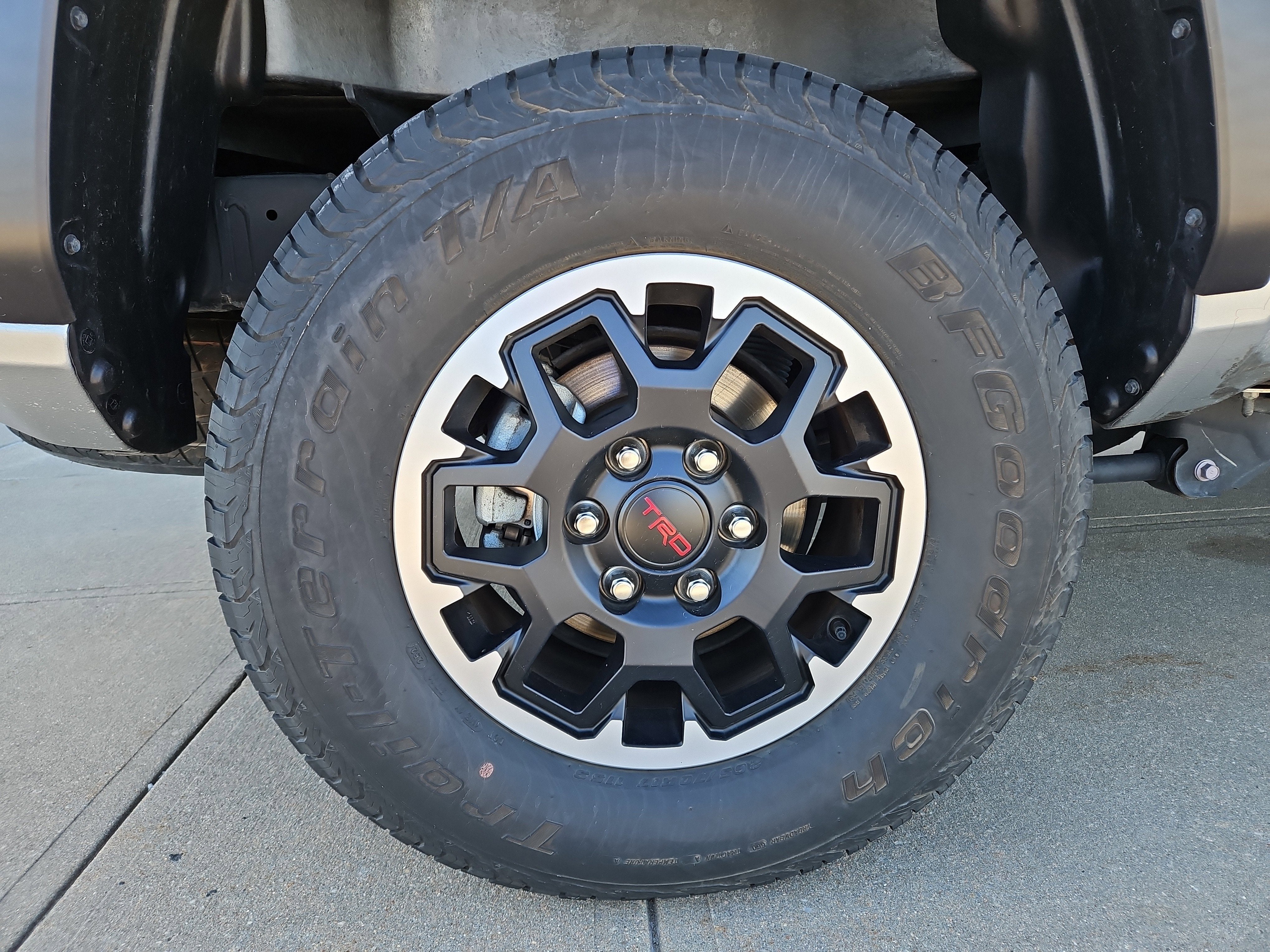 2024 Toyota Tacoma 4WD SR5