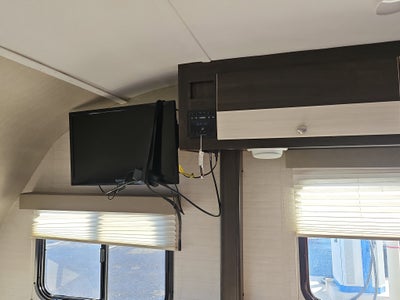 2018 KEYSTONE COLT Base