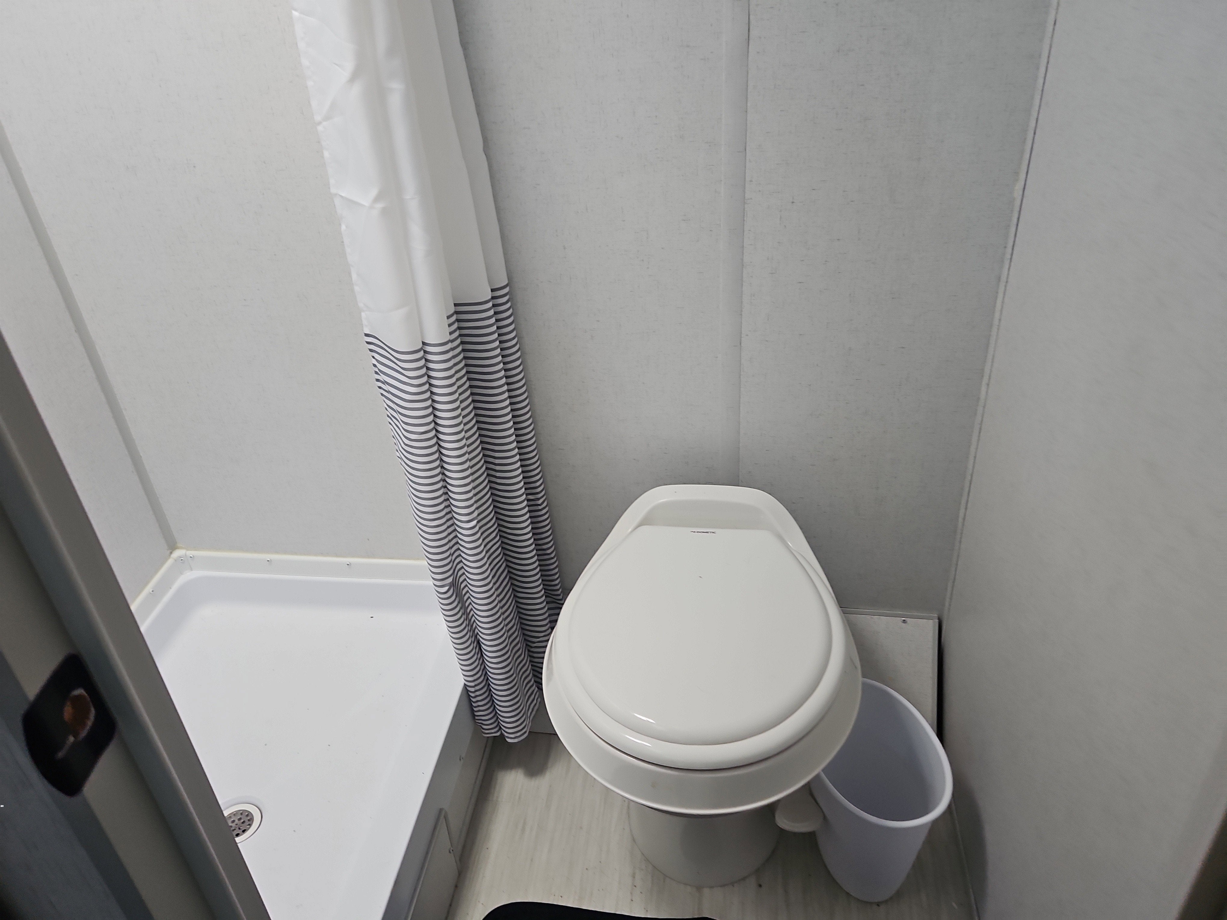 2023 FOREST RIVER OZARK Base