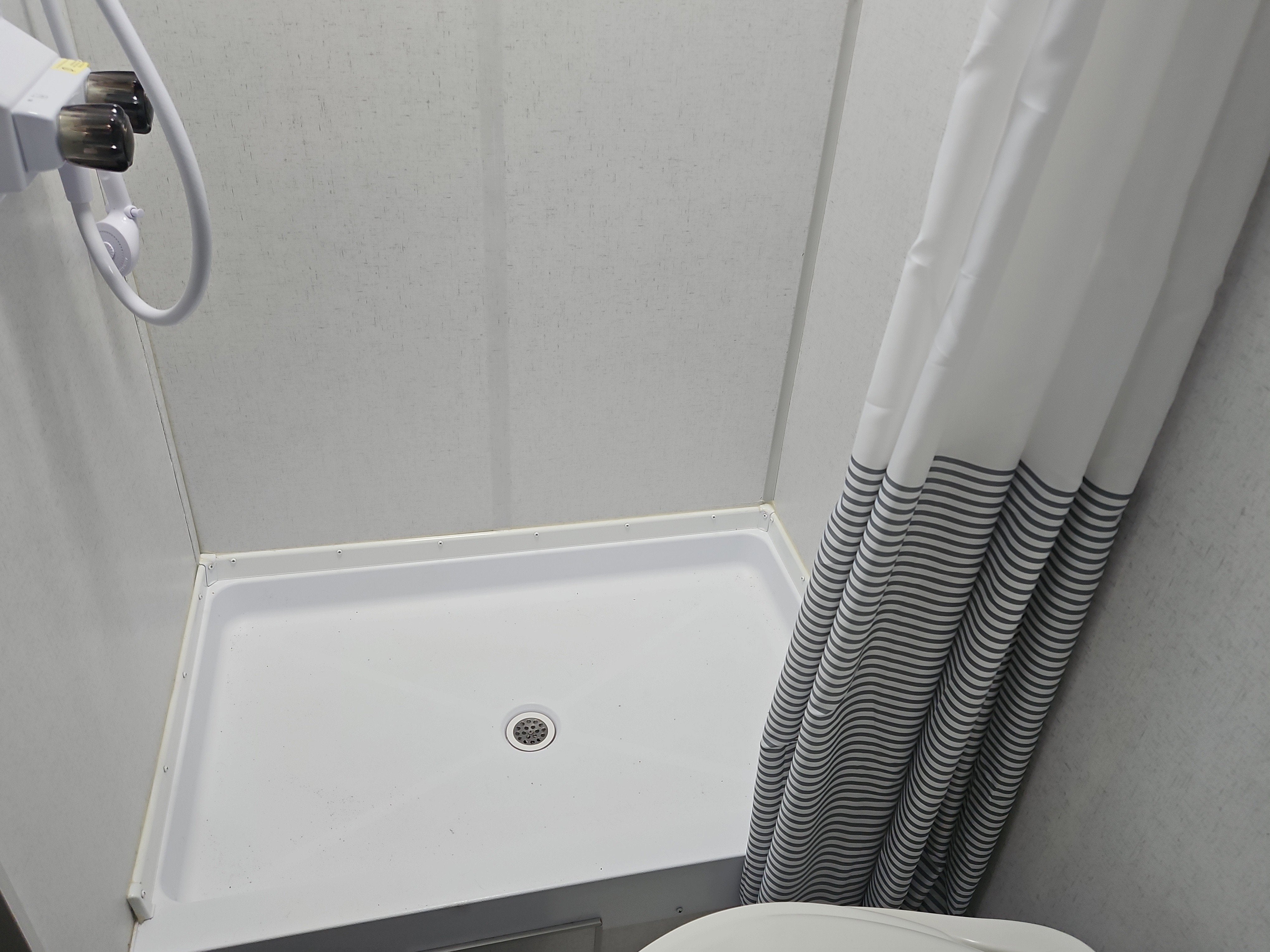 2023 FOREST RIVER OZARK Base