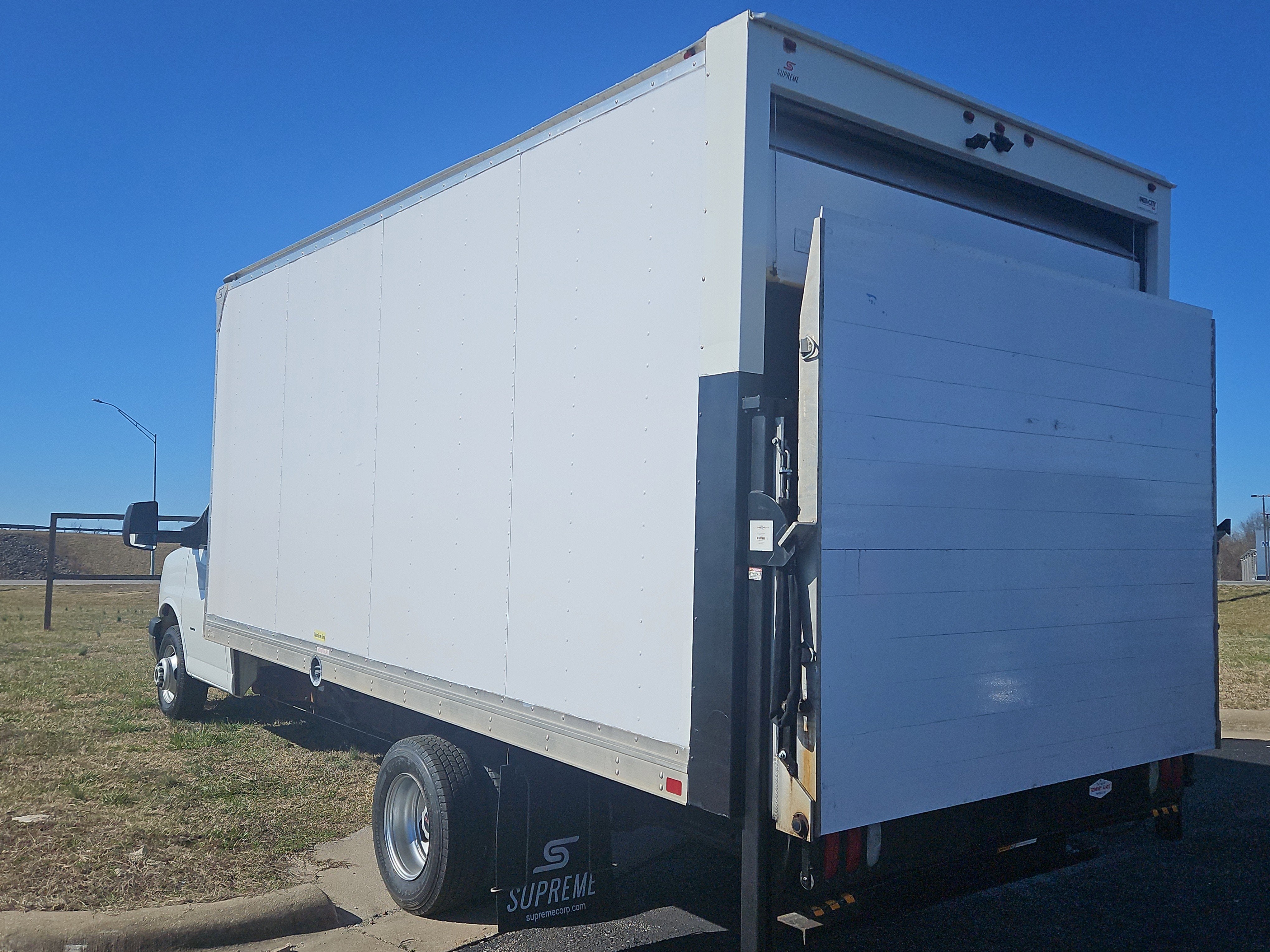 2020 GMC Savana Cutaway 3500 Base