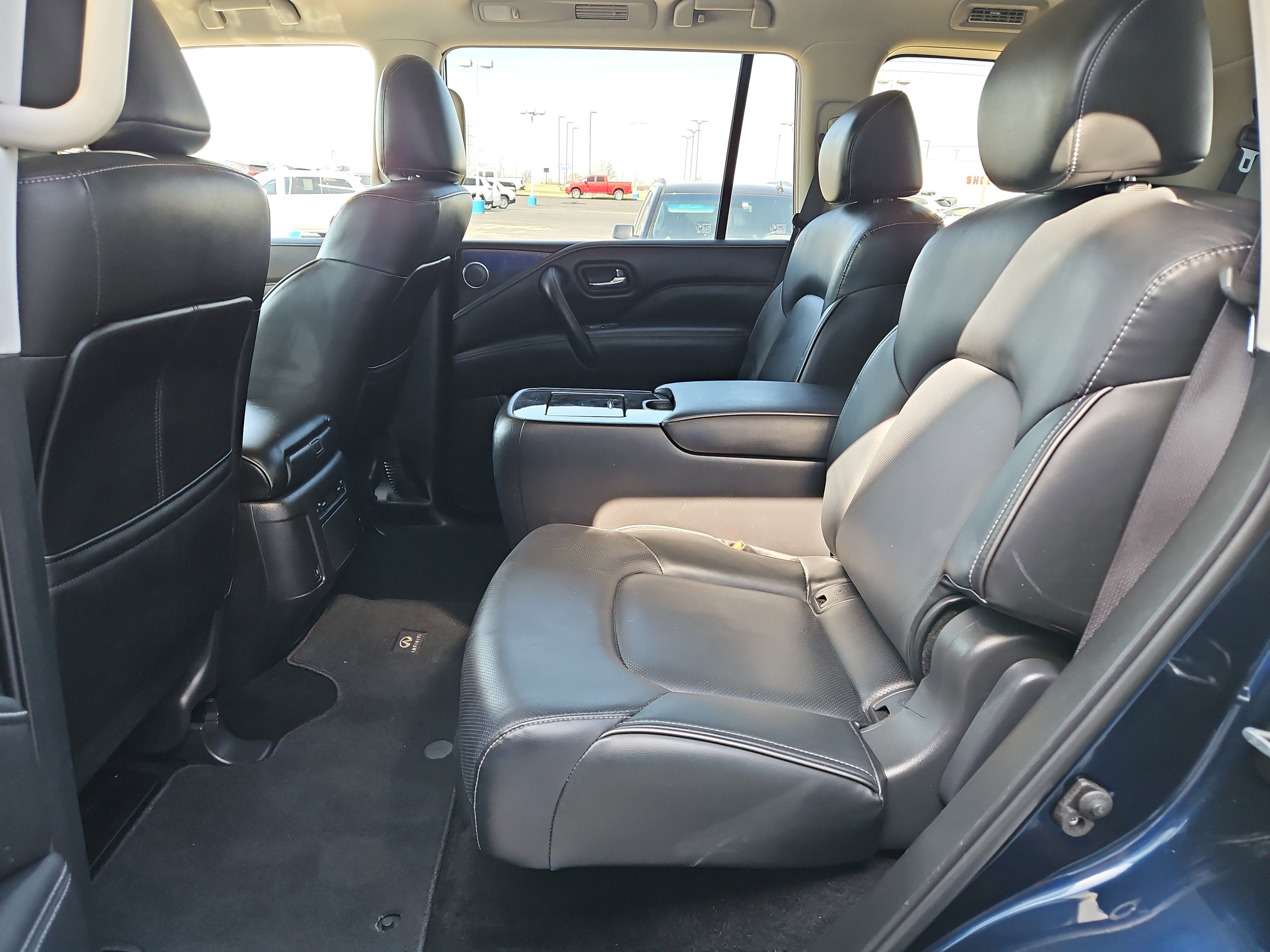 2024 INFINITI QX80 LUXE