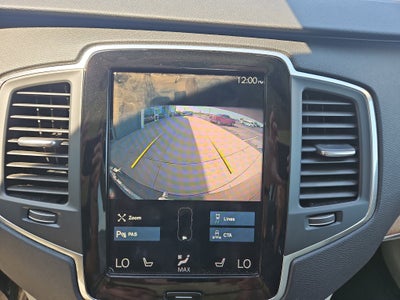 2021 Volvo XC90 Momentum