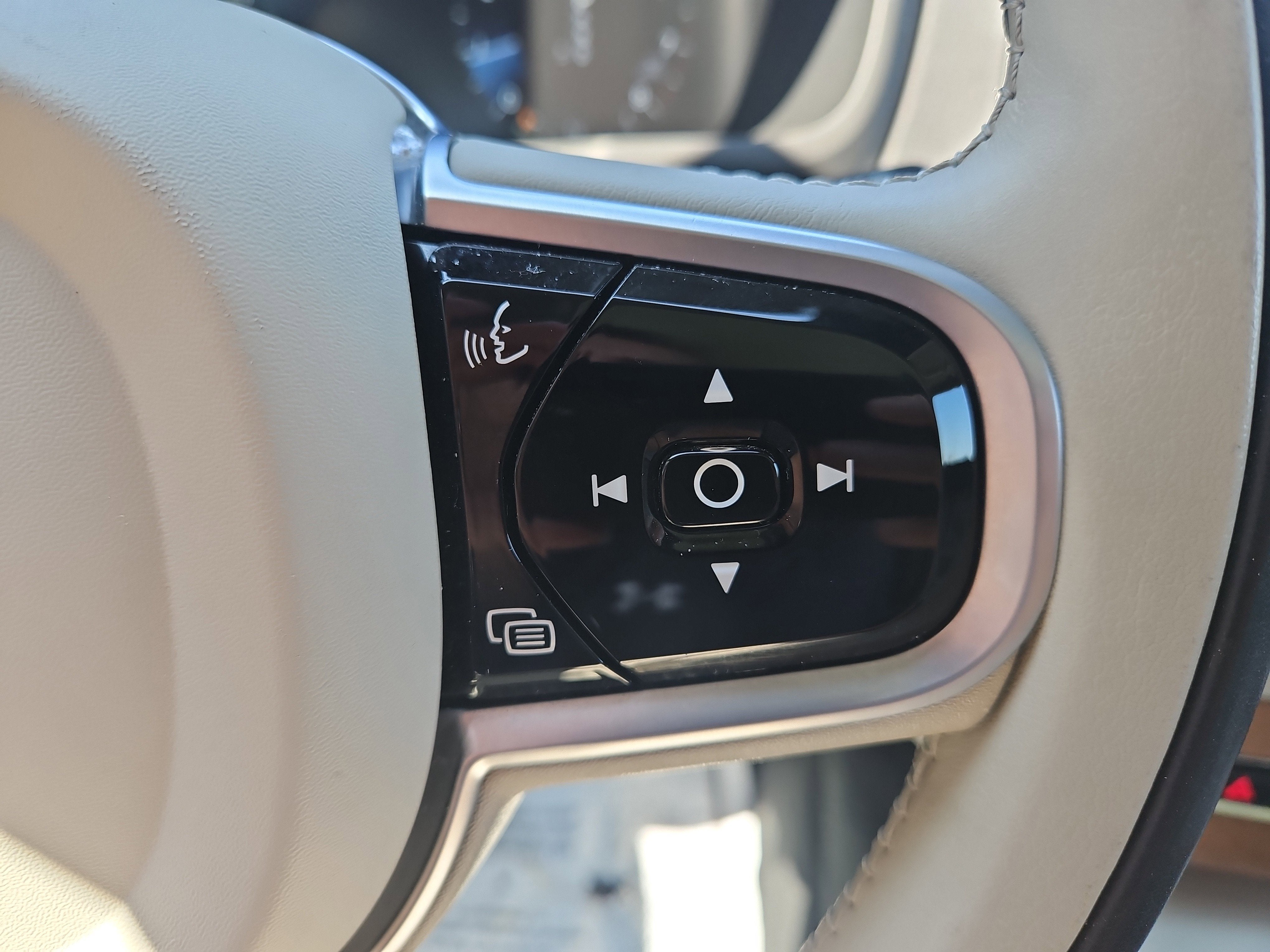 2021 Volvo XC90 Momentum