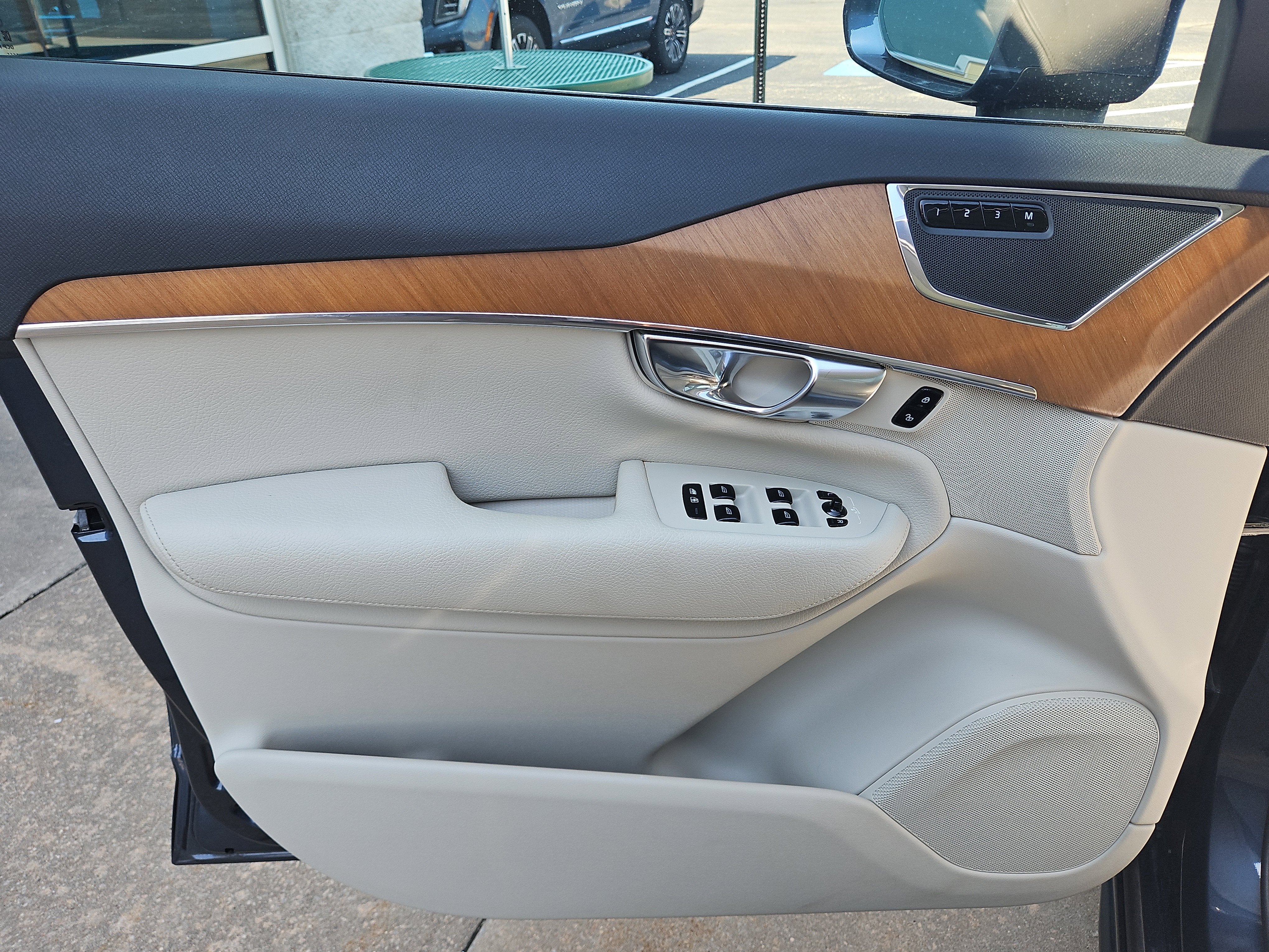 2021 Volvo XC90 Momentum