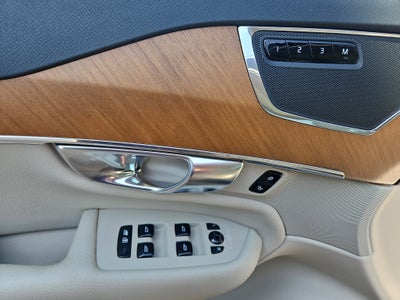 2021 Volvo XC90 Momentum