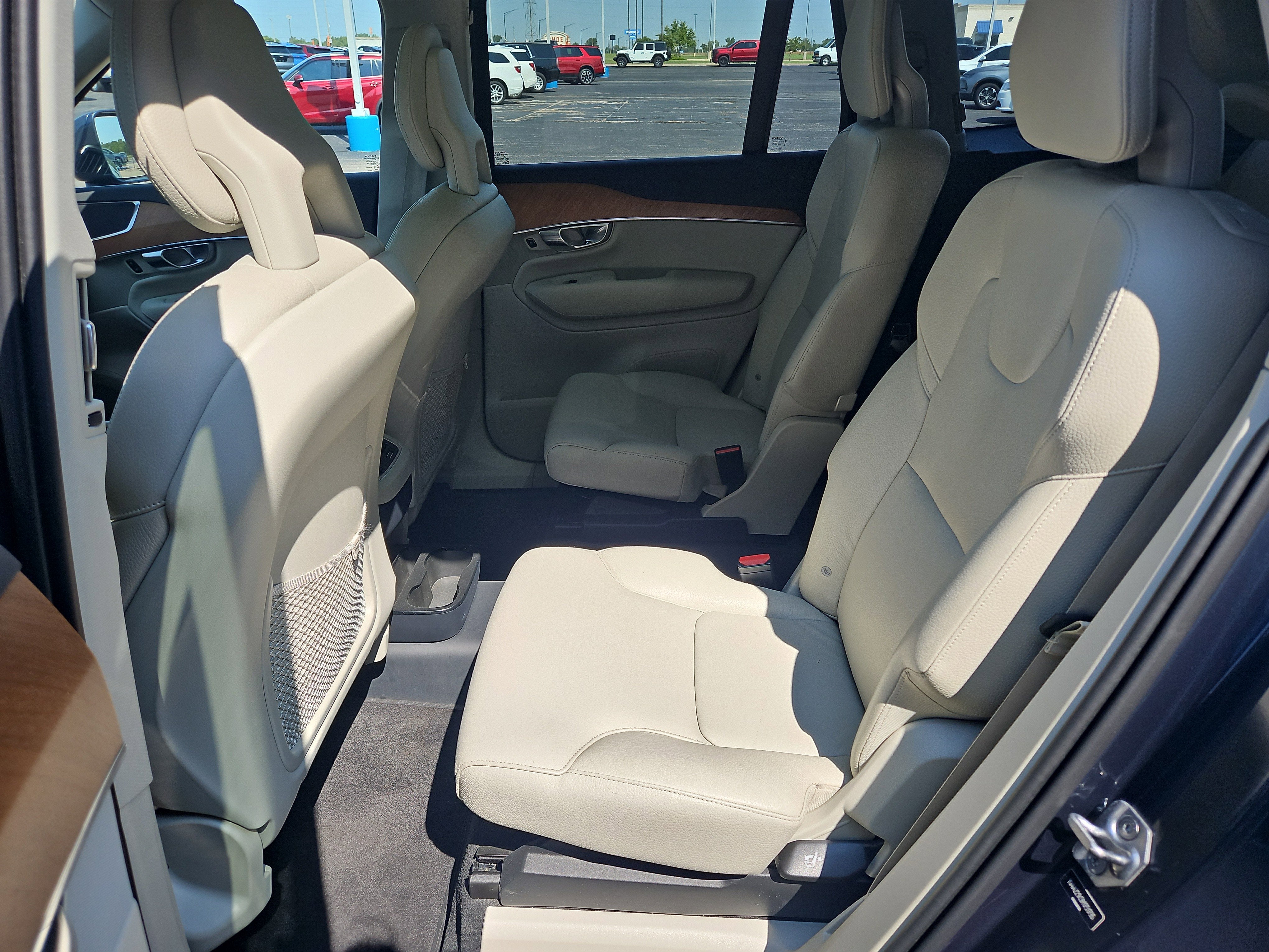 2021 Volvo XC90 Momentum