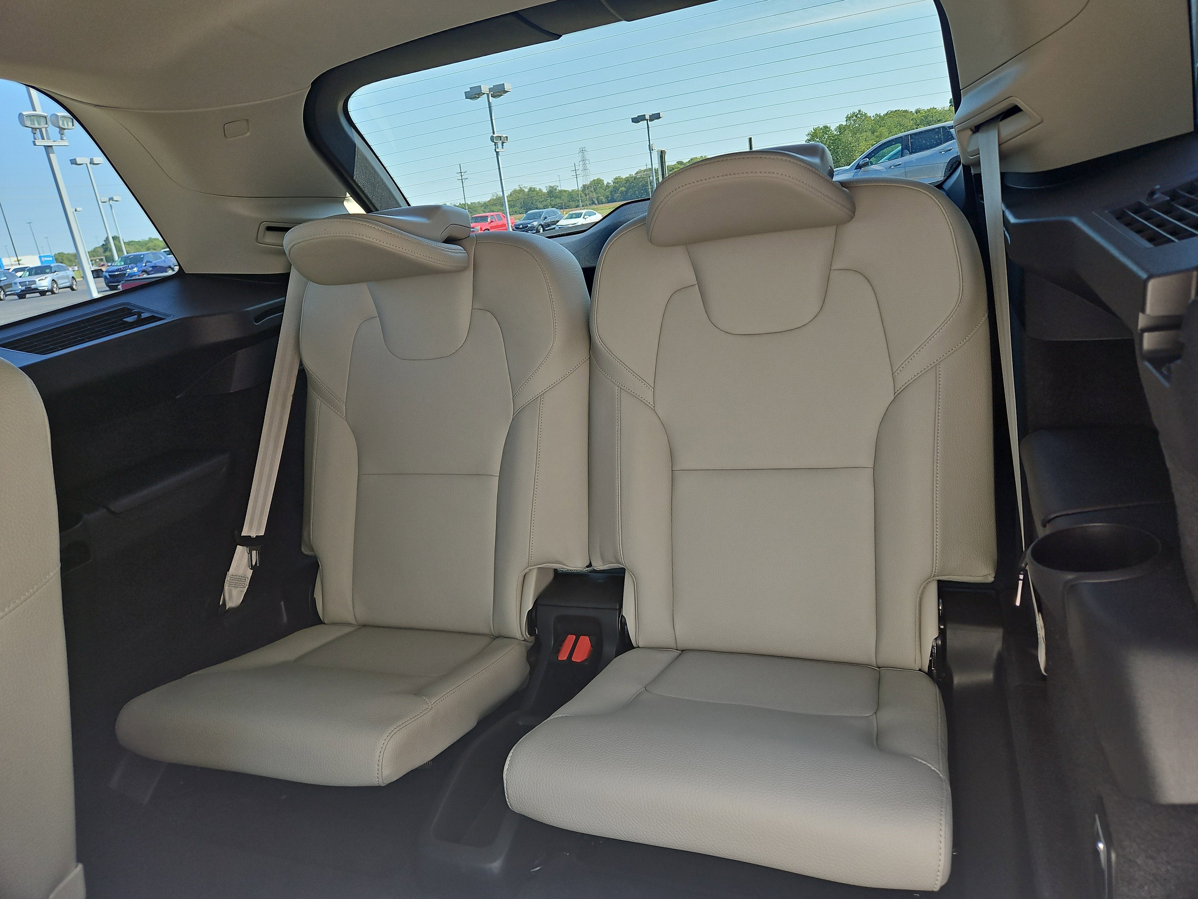 2021 Volvo XC90 Momentum