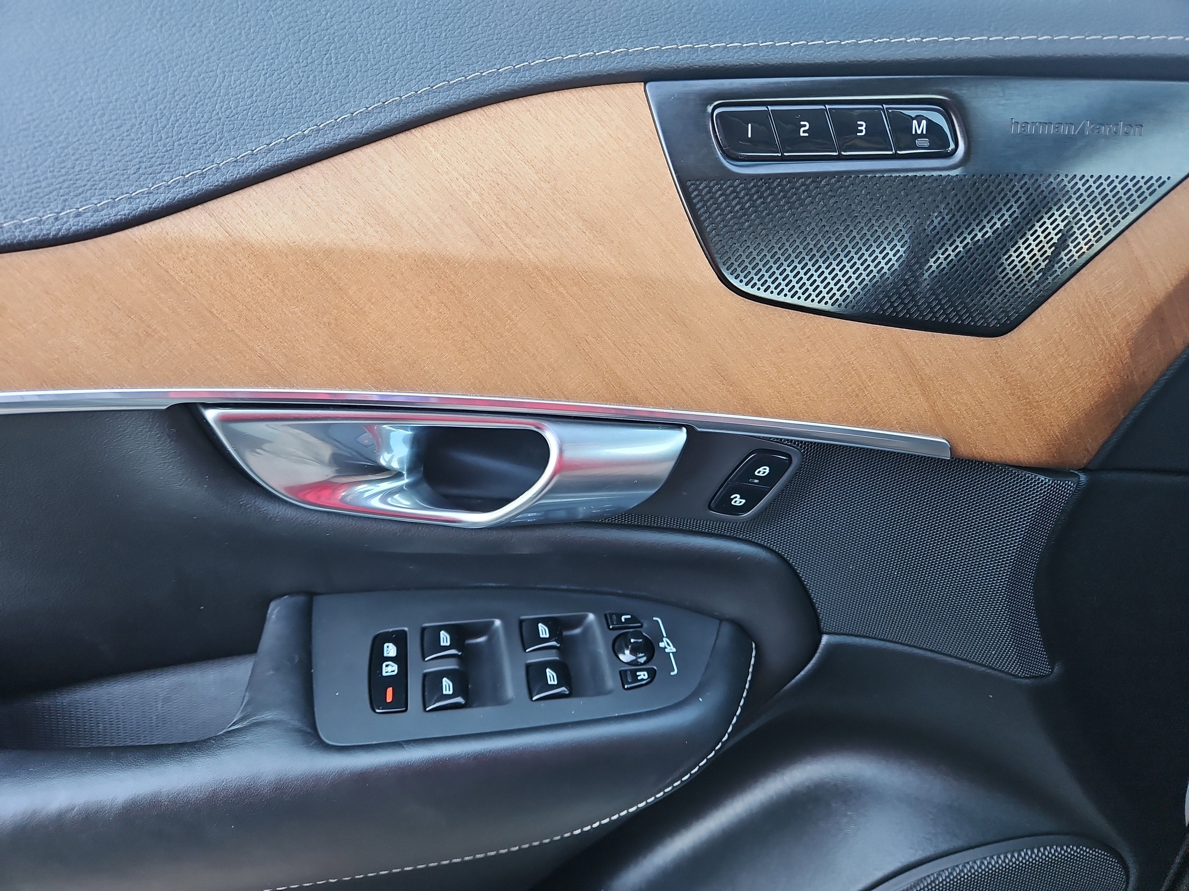 2020 Volvo XC90 Inscription